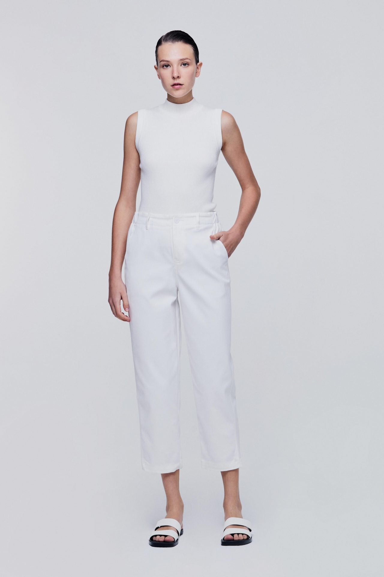 color:CREAM