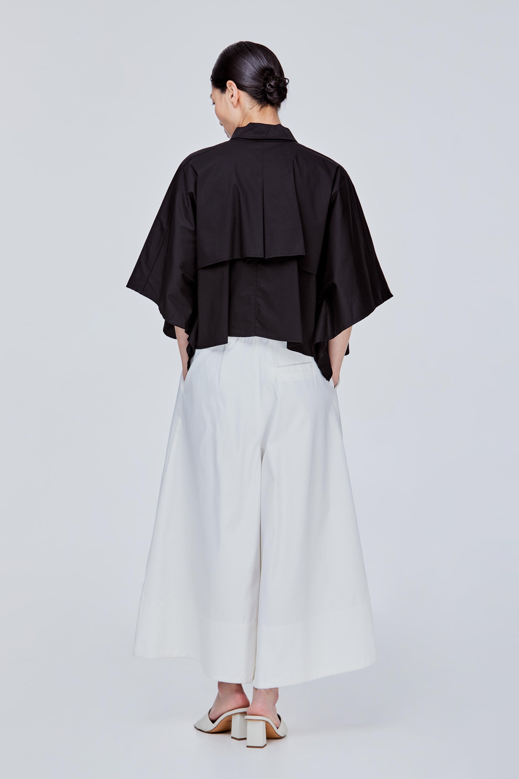color:NOIR