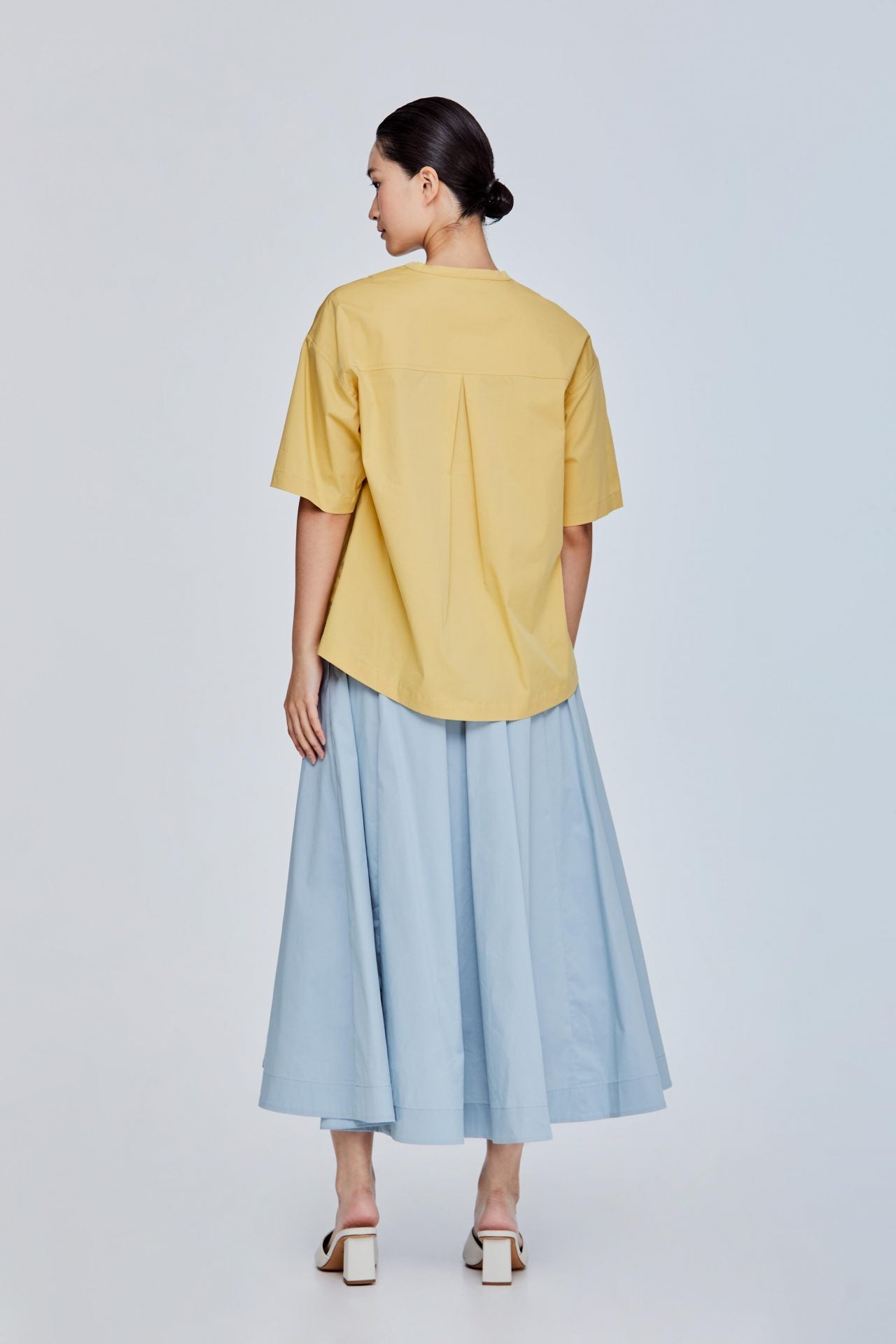 color:MELLOW