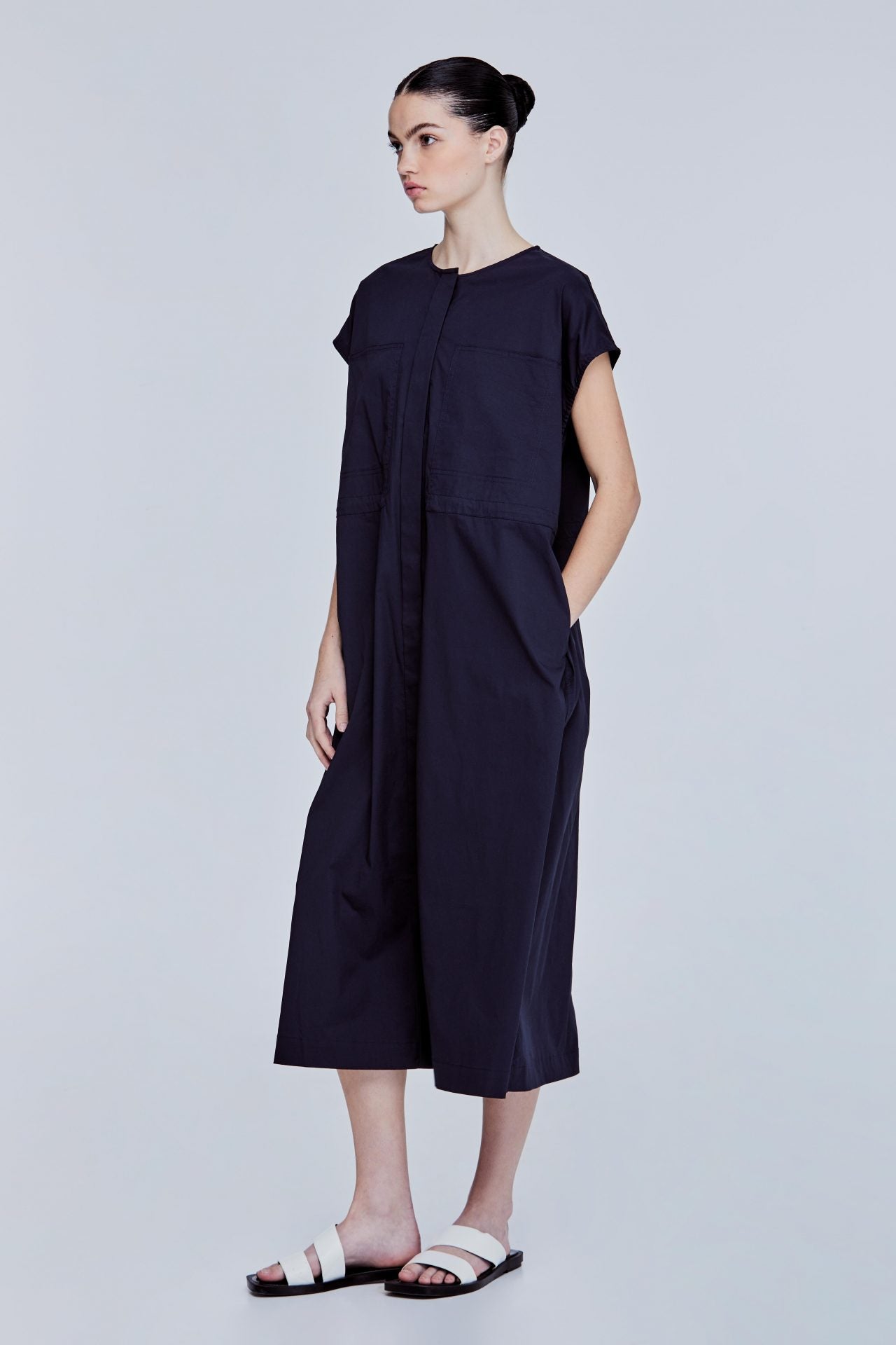 color:NAVY