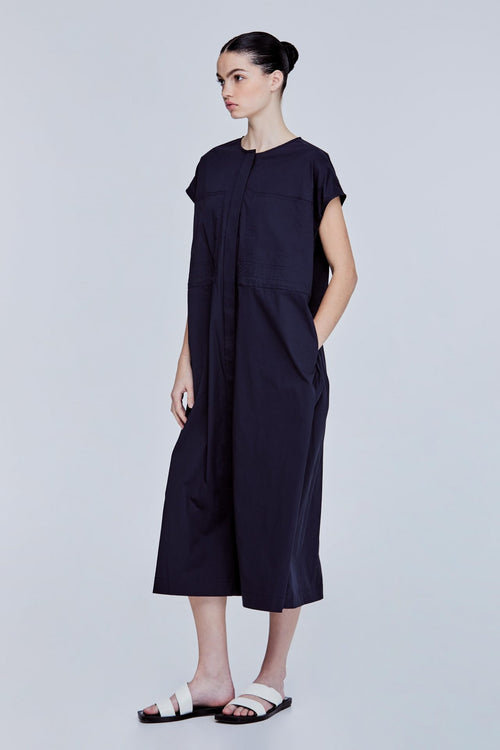 color:NAVY