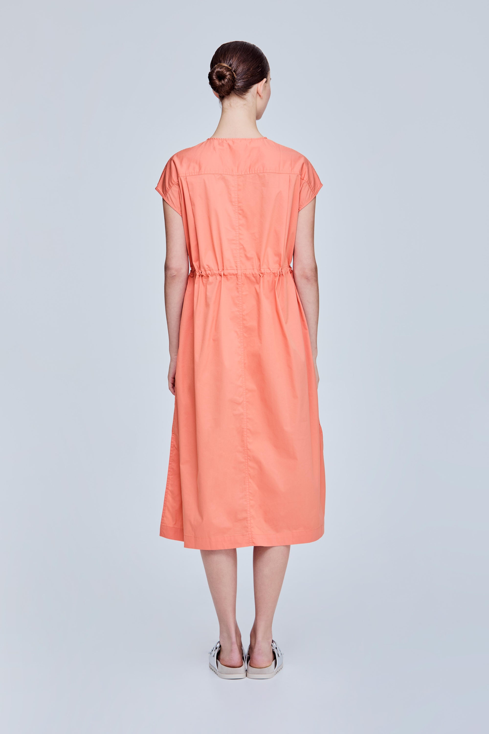 color:ORANGE