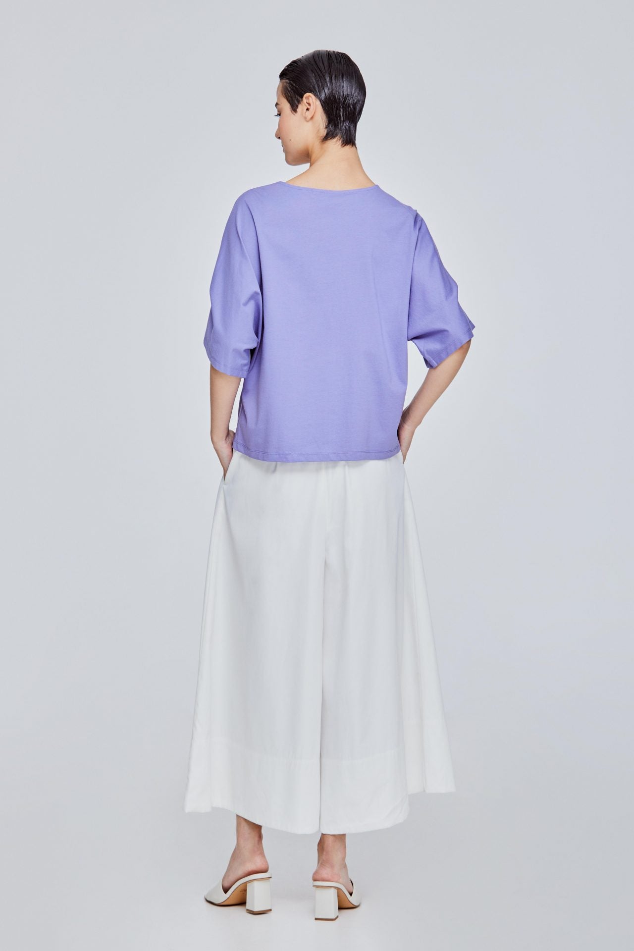 color:LAVENDER