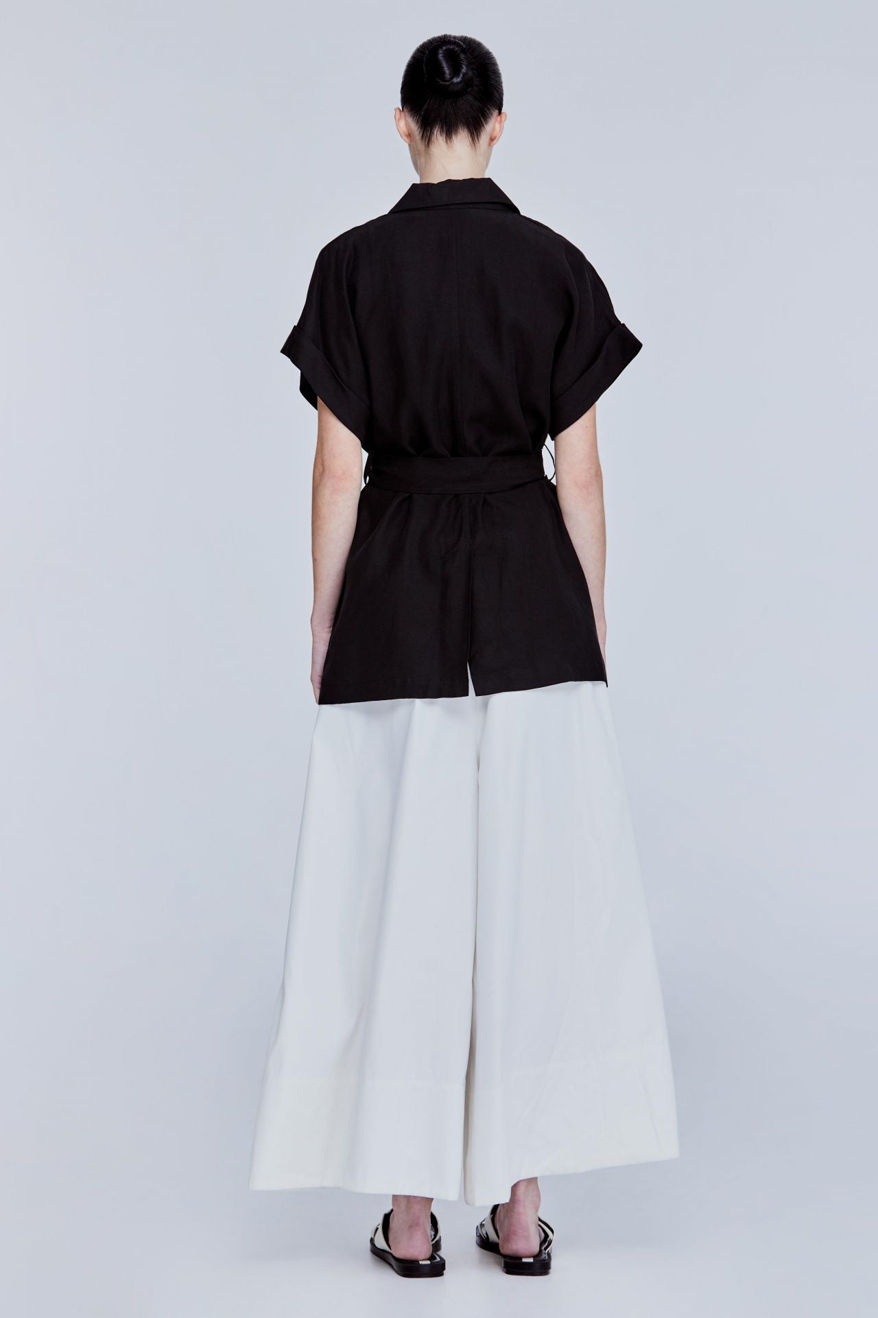 color:NOIR