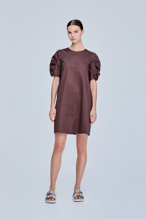 color:BROWN