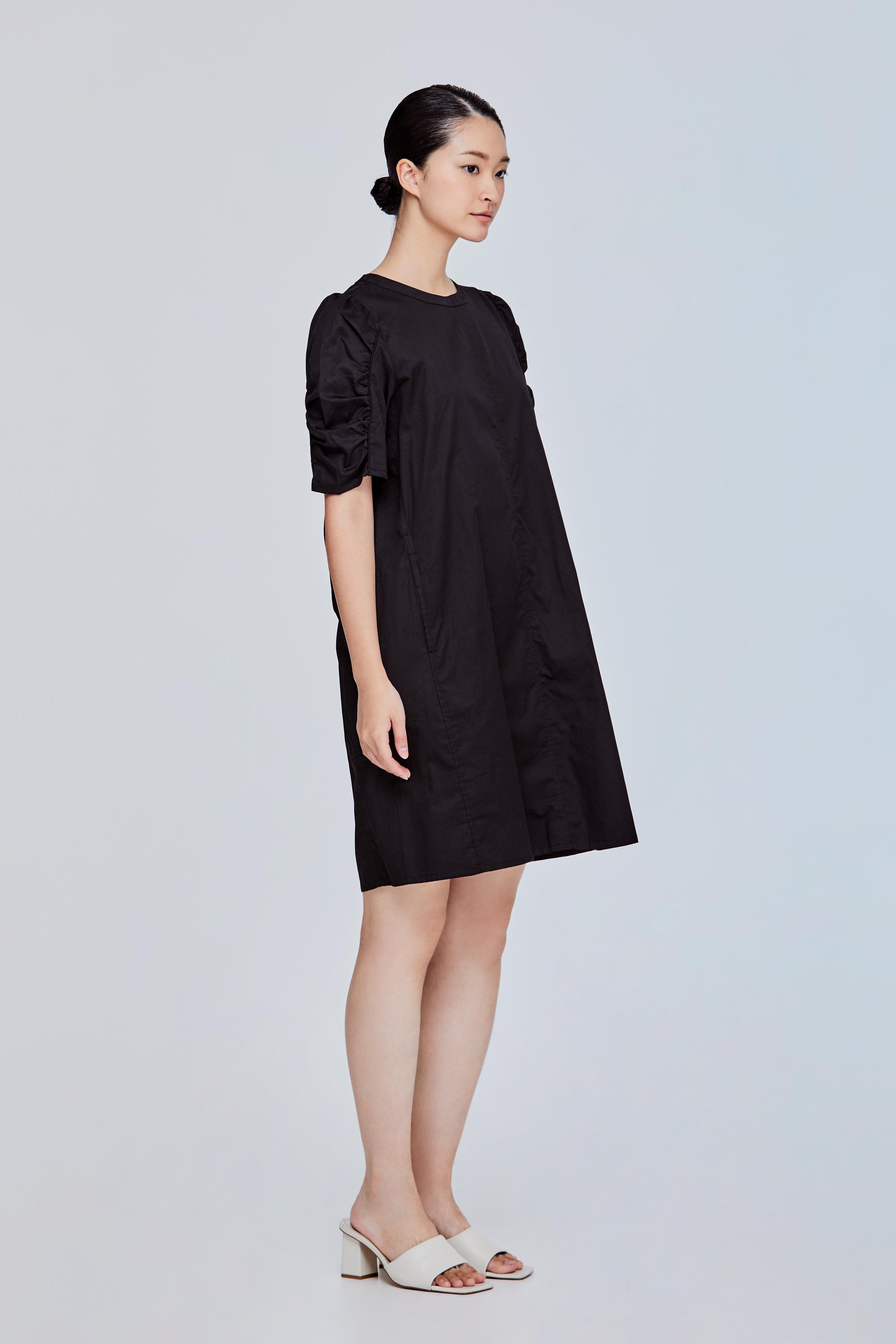 color:NOIR