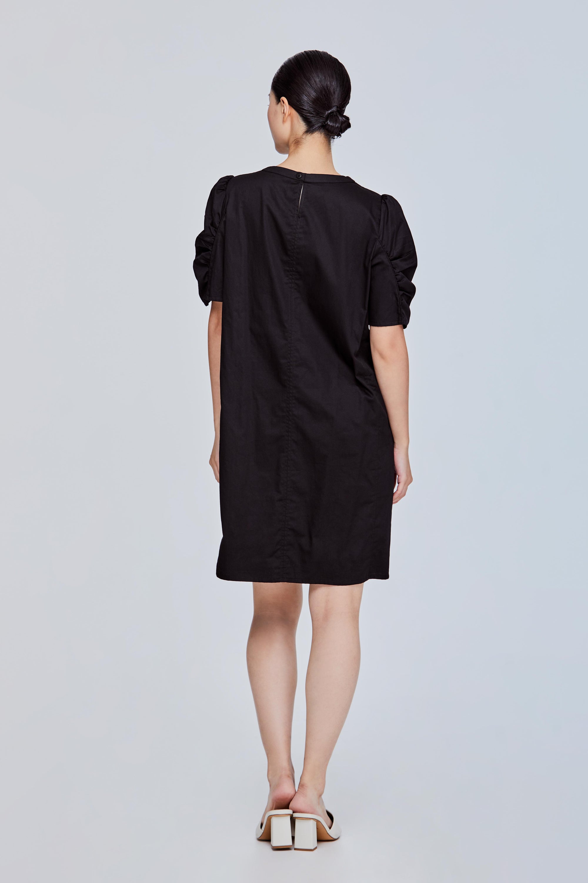 color:NOIR