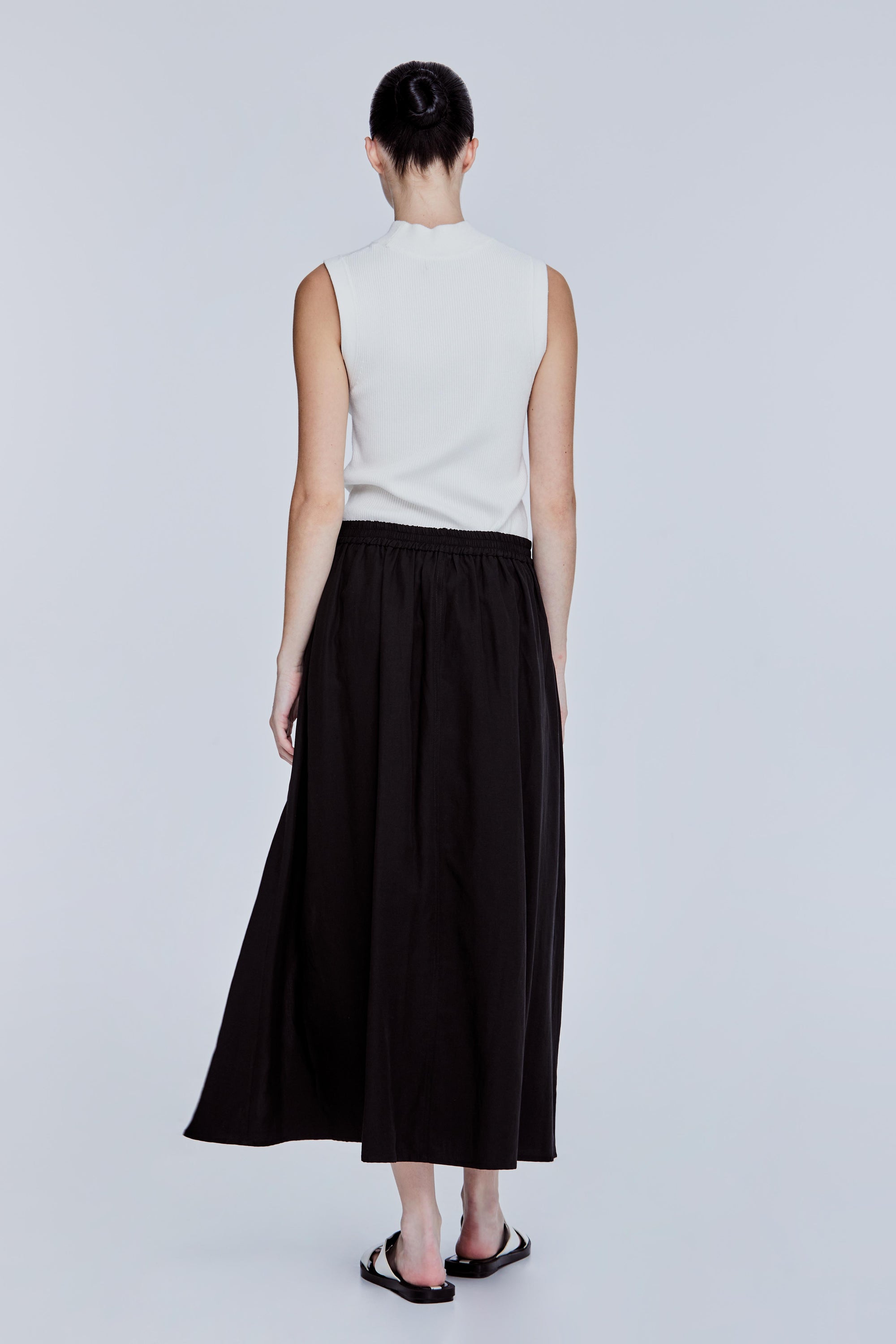 color:NOIR
