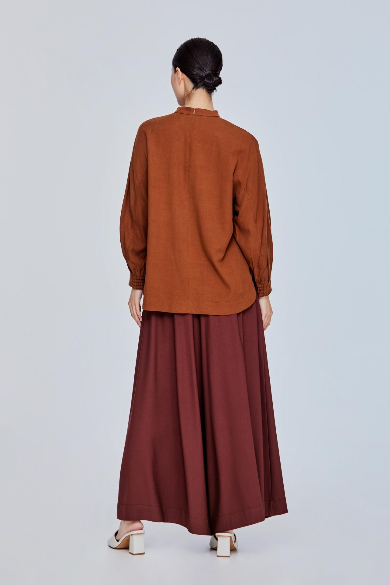 color:BRONZE
