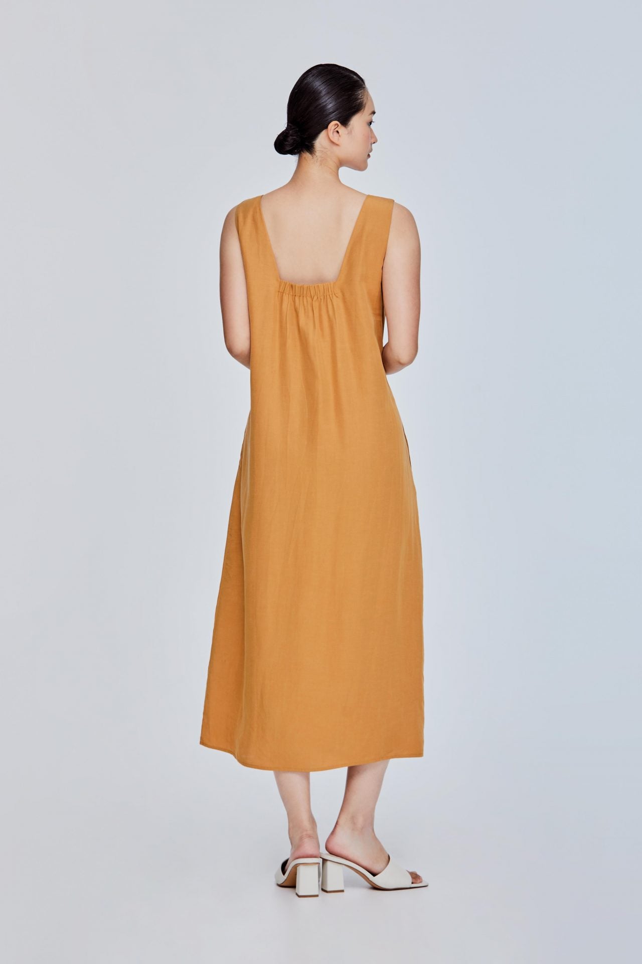 color:BRONZE