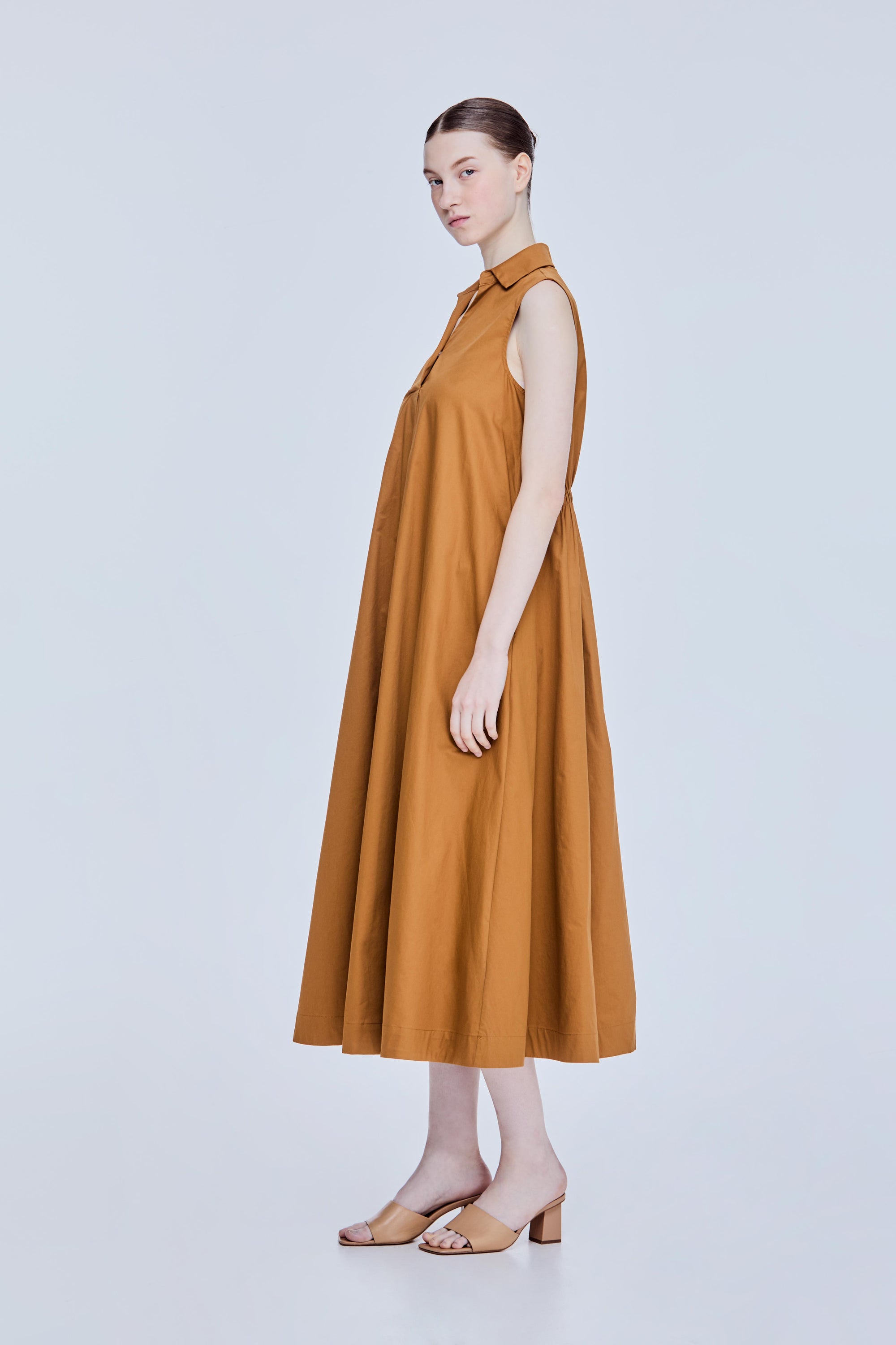 color:CARAMEL