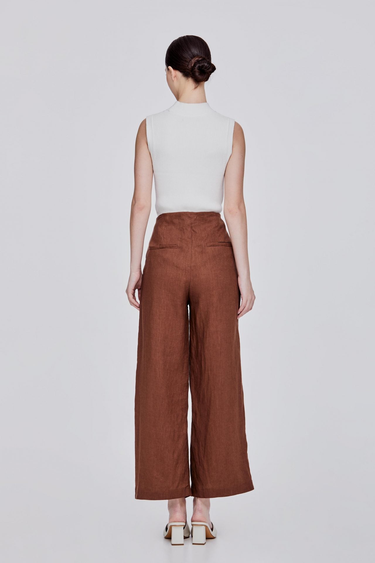 color:BROWN
