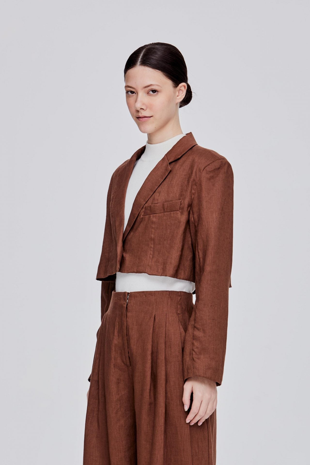 color:BROWN