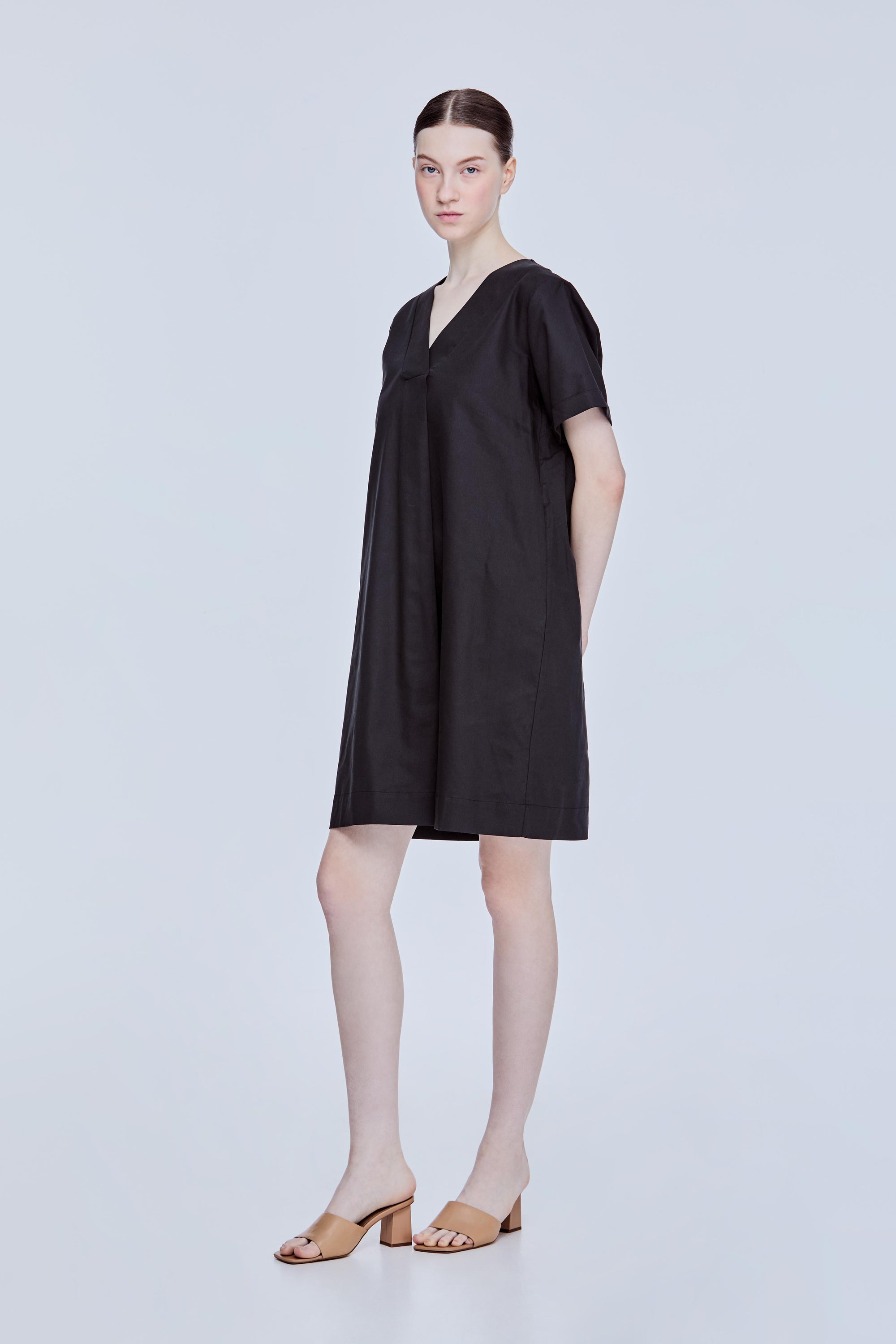 color:NOIR