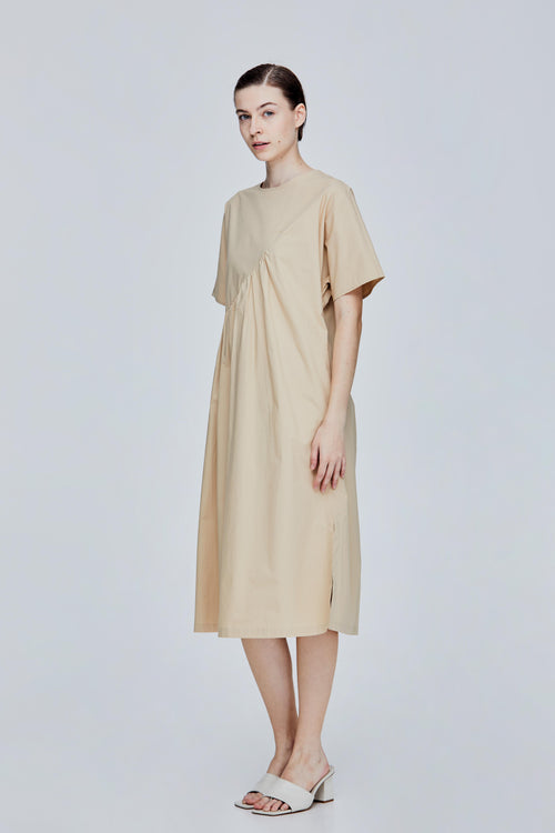color:BEIGE