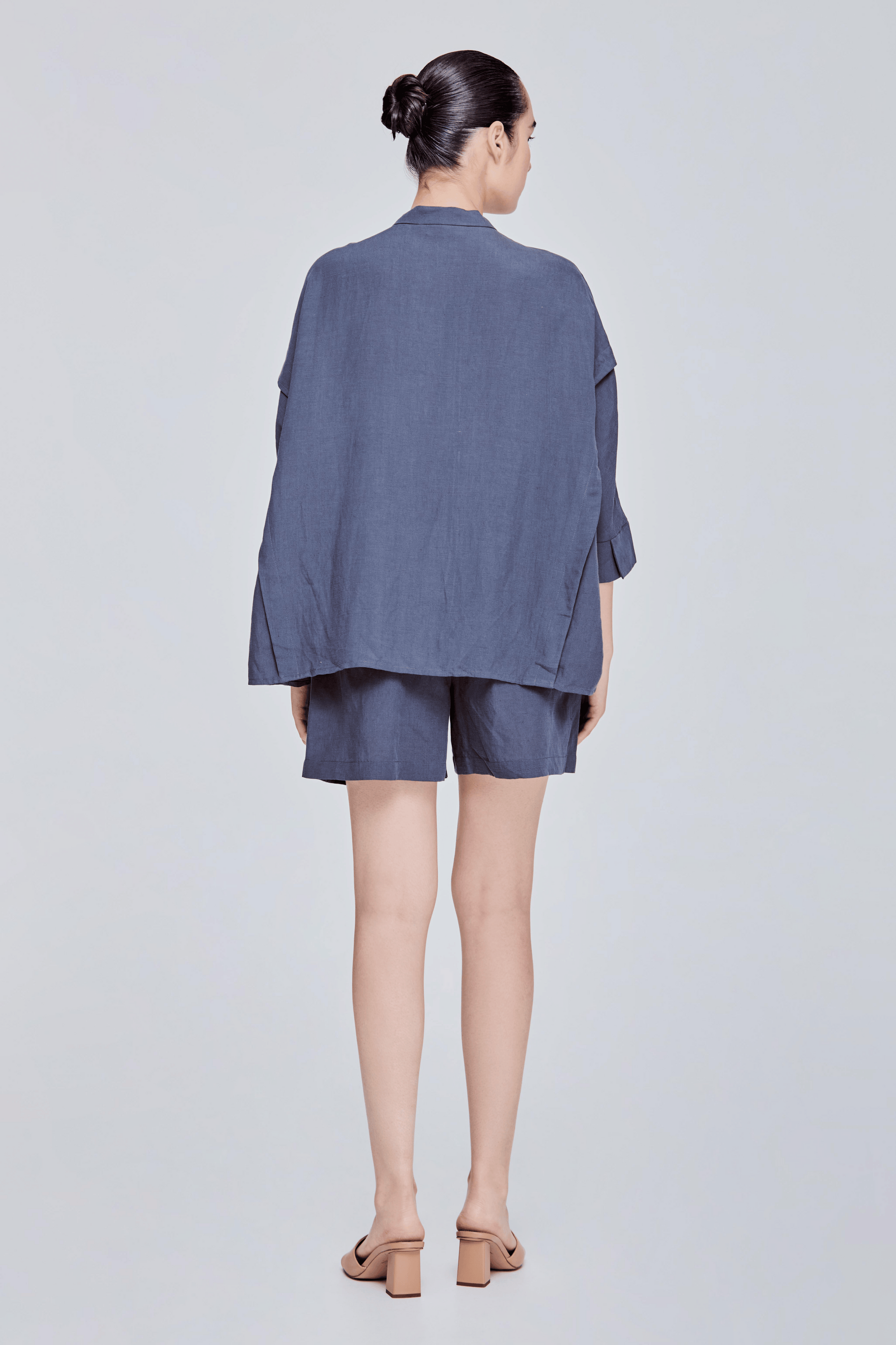 color:STONE BLUE