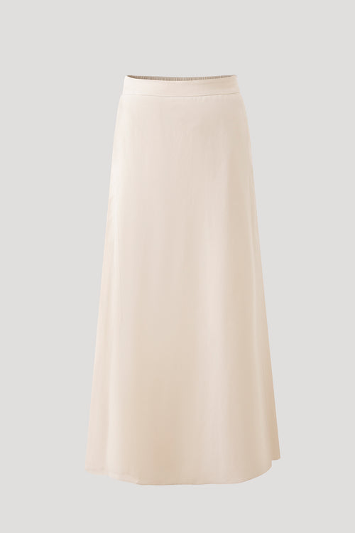 color:BEIGE
