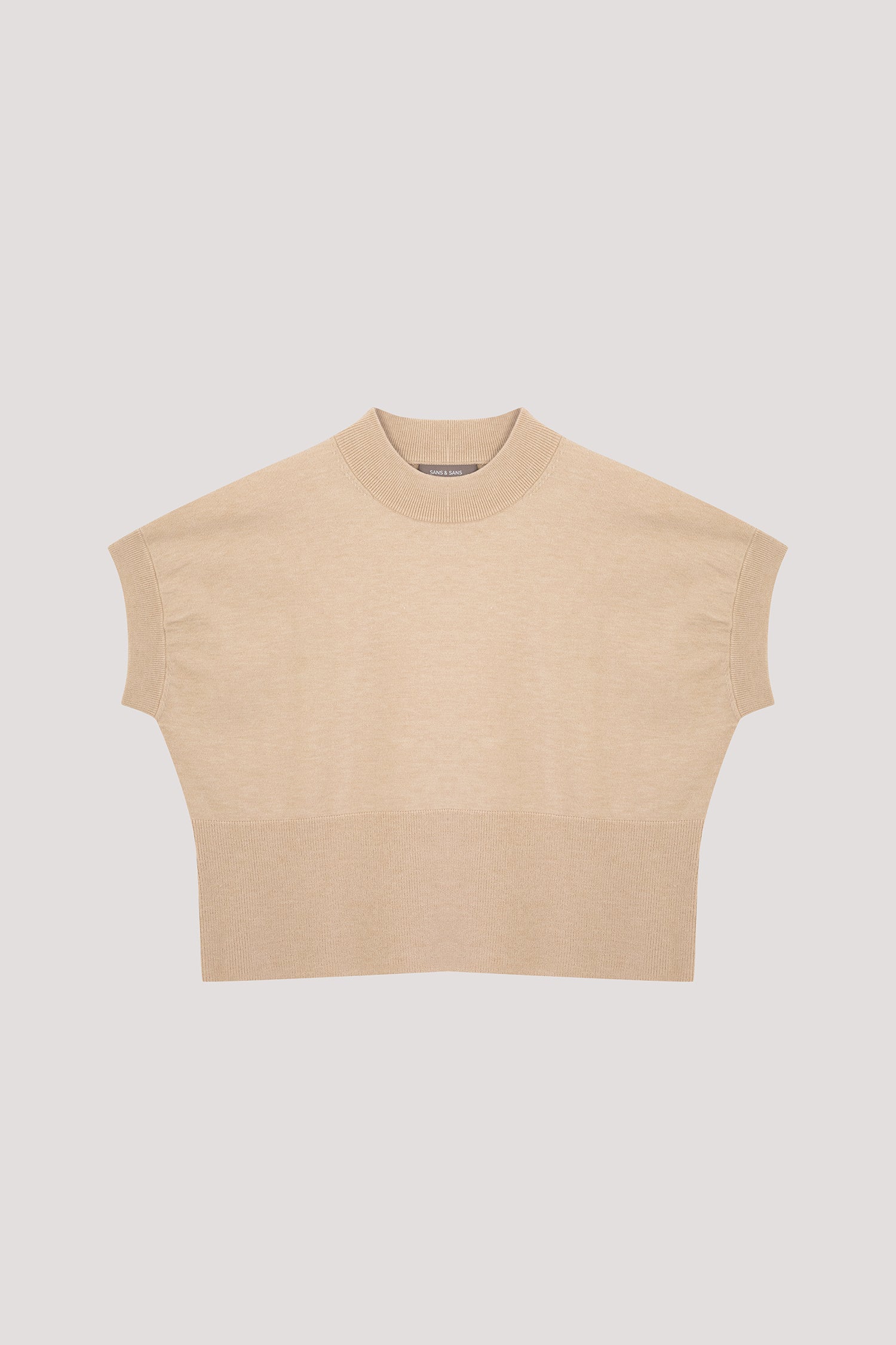 color:BEIGE
