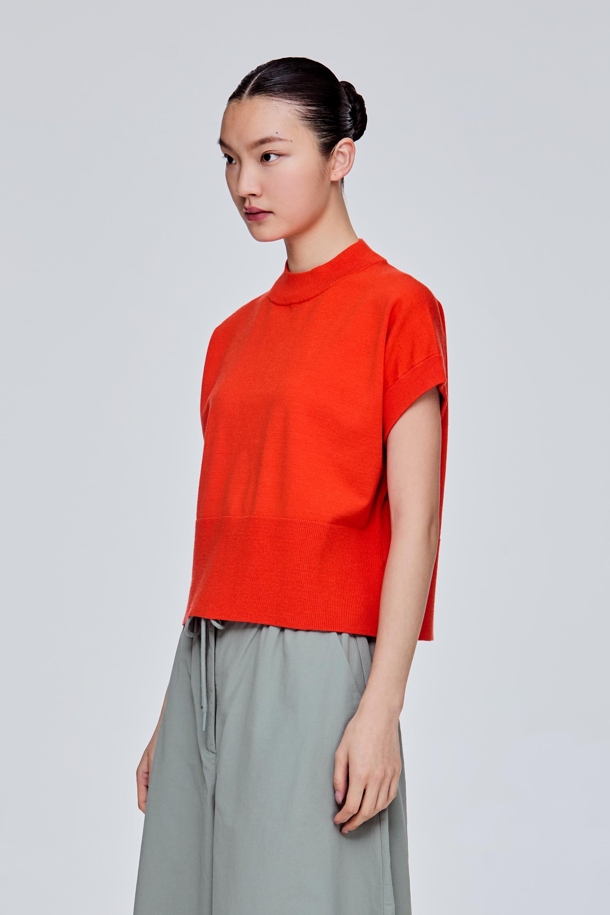 color:ORANGE