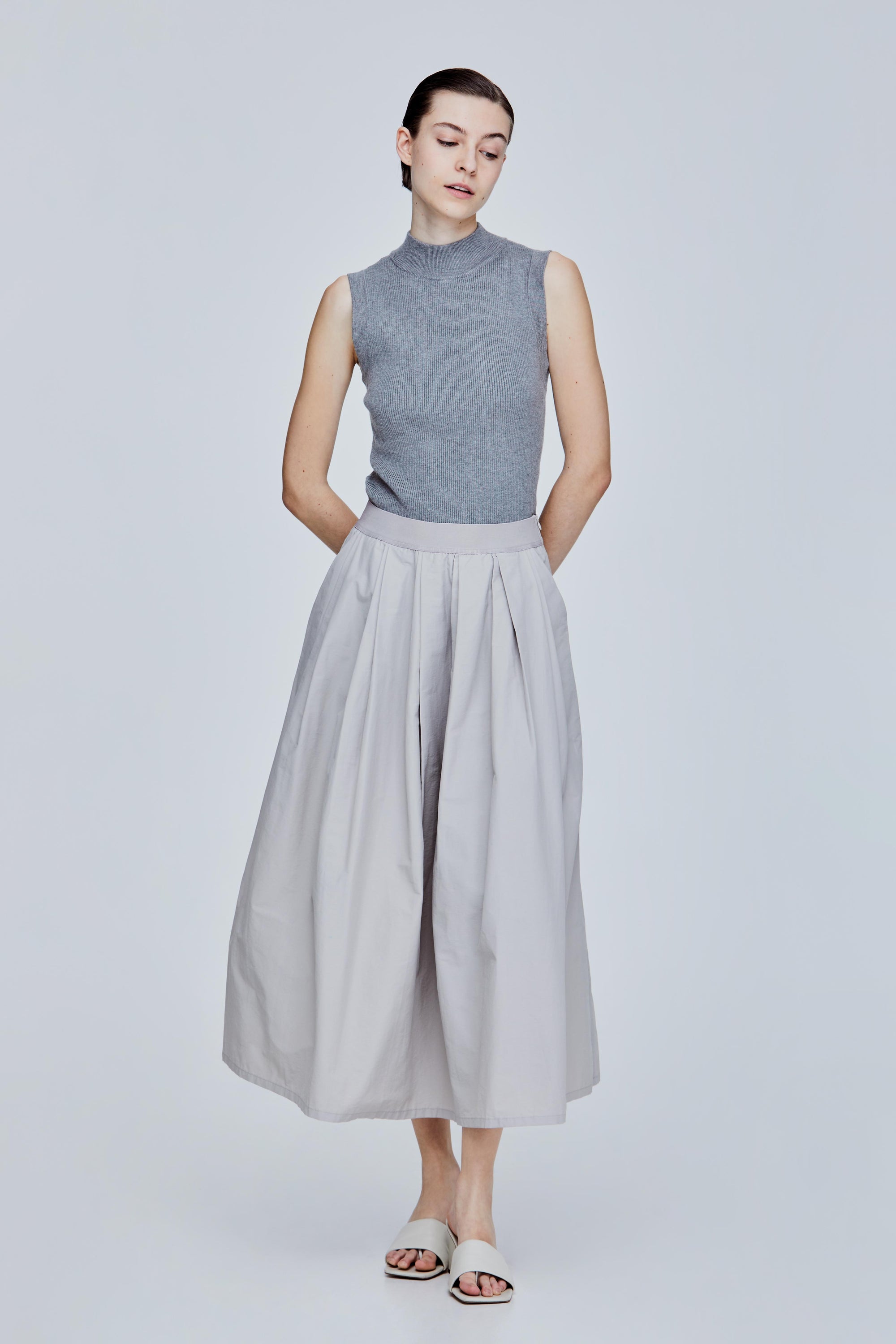 color:LIGHT GREY