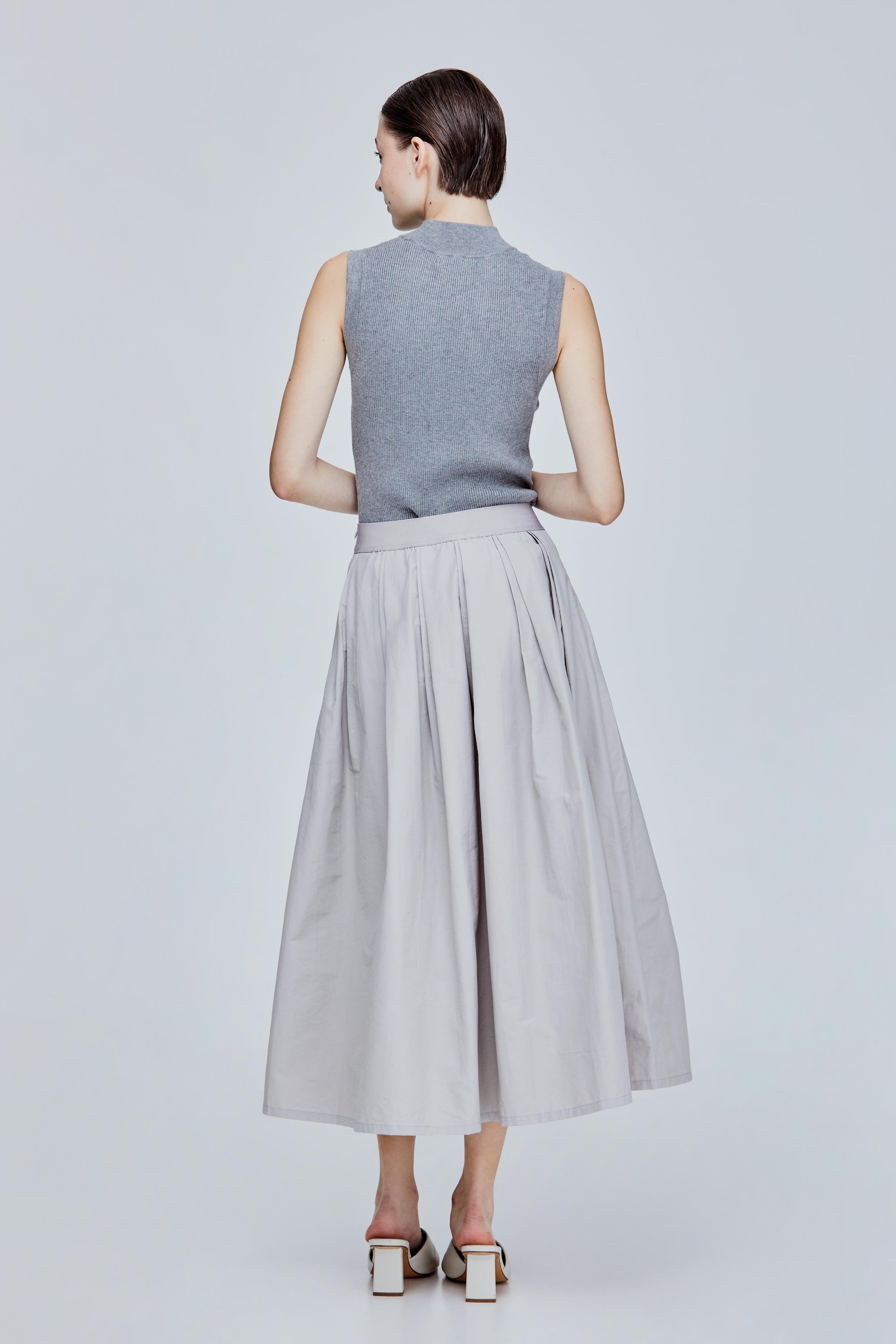 color:LIGHT GREY