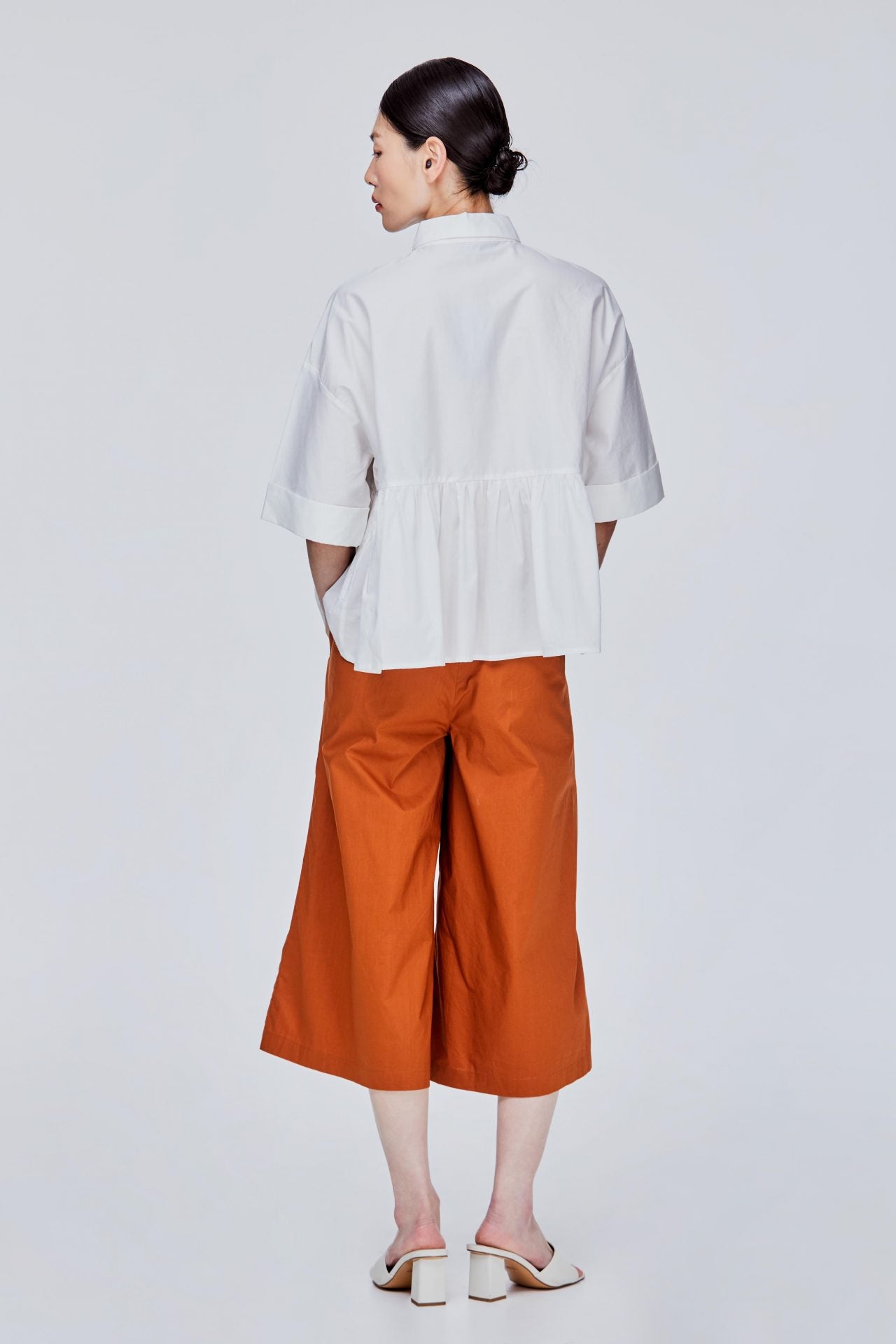 color:IVORY