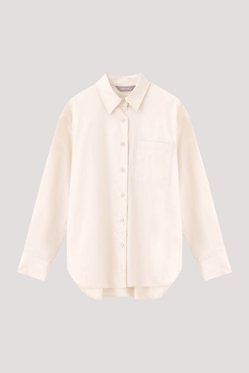 color:BEIGE