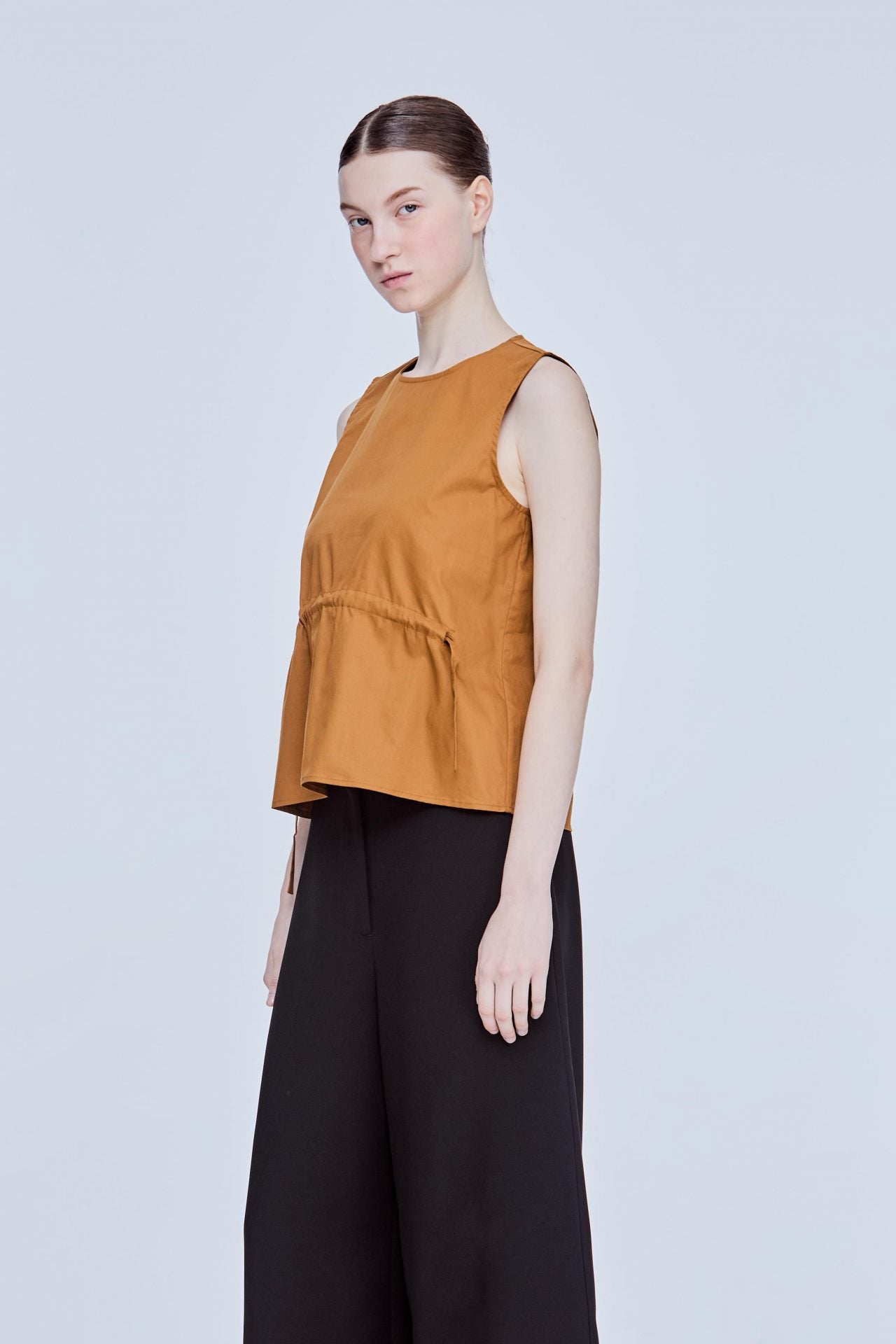 color:CARAMEL