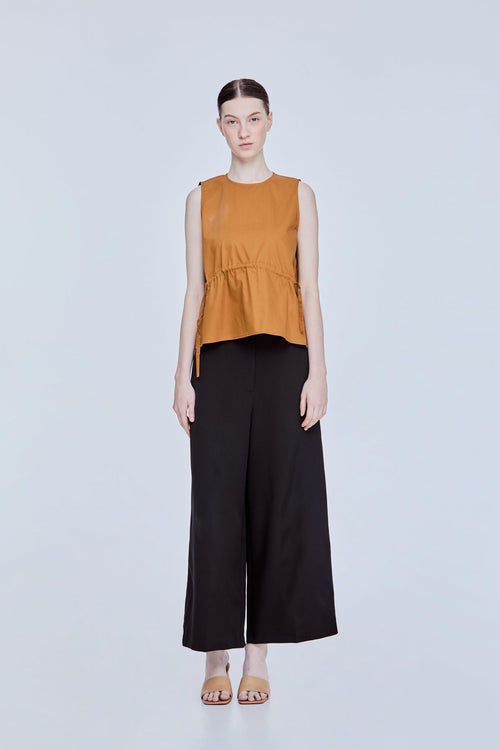 color:CARAMEL