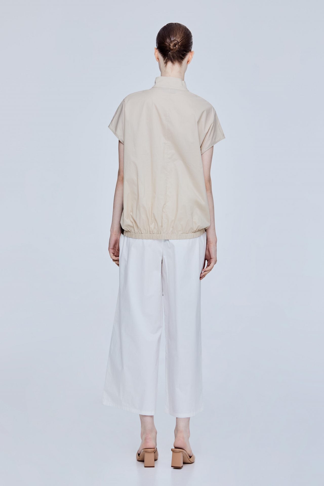 color:KHAKI