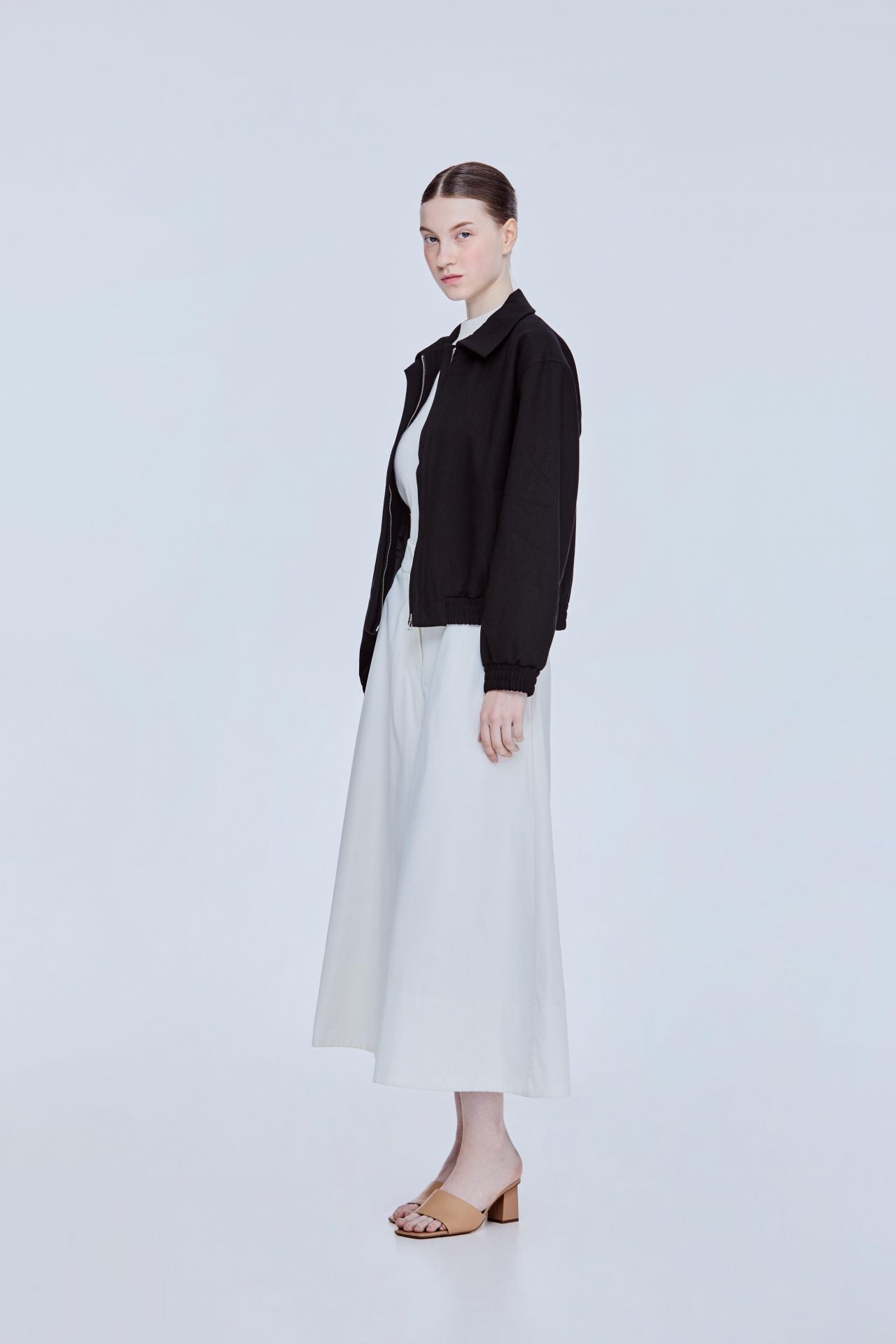 color:NOIR