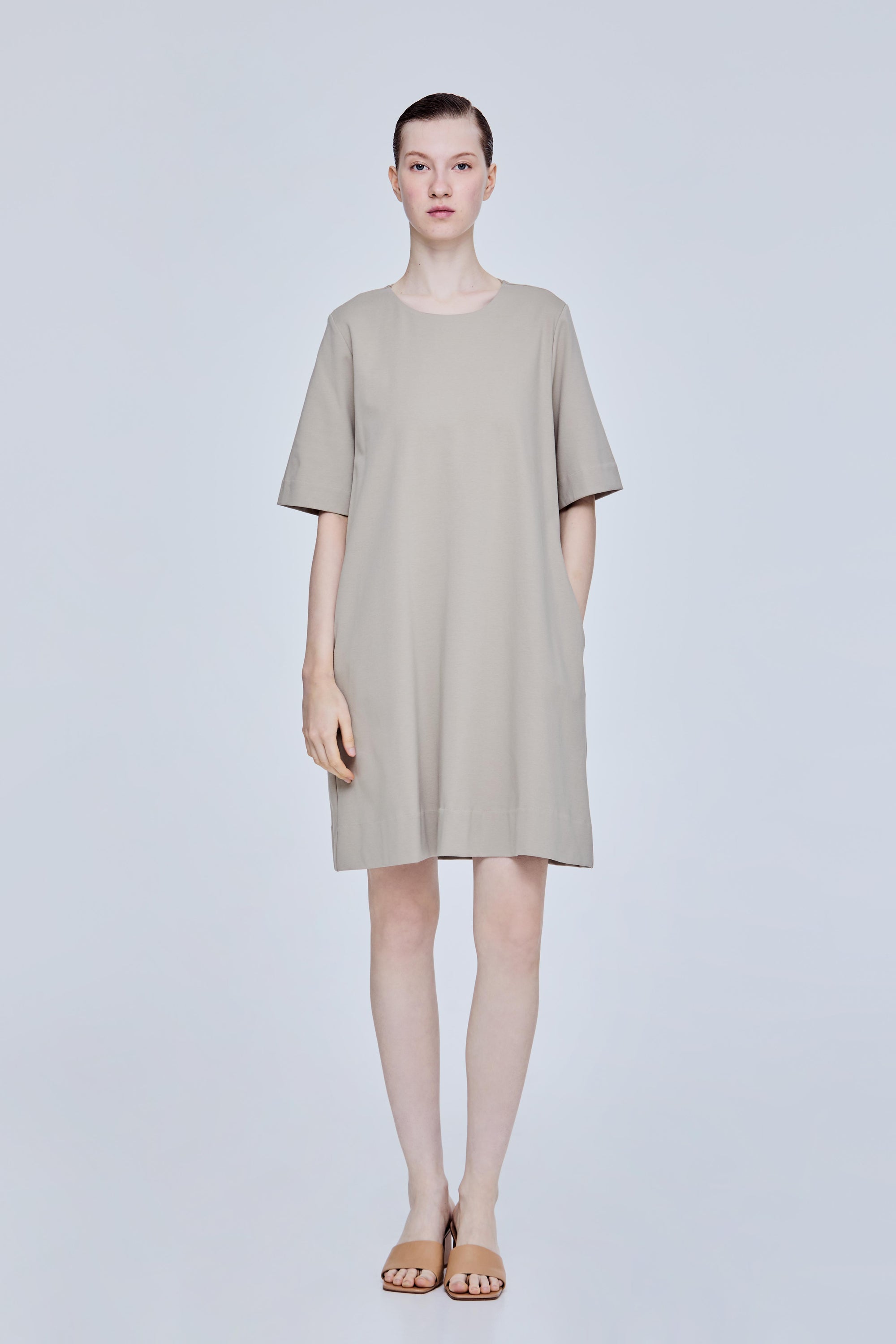 color:KHAKI