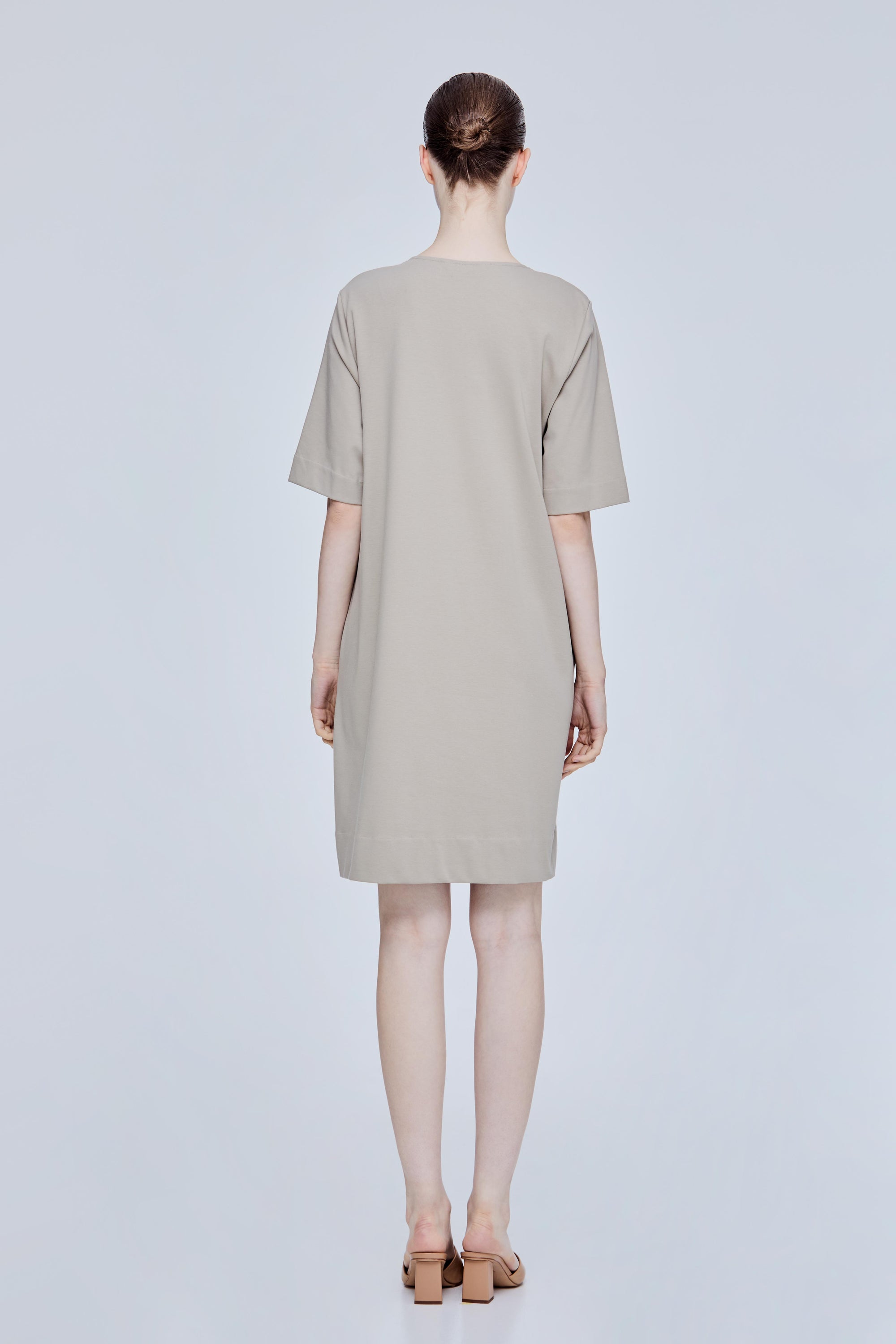 color:KHAKI
