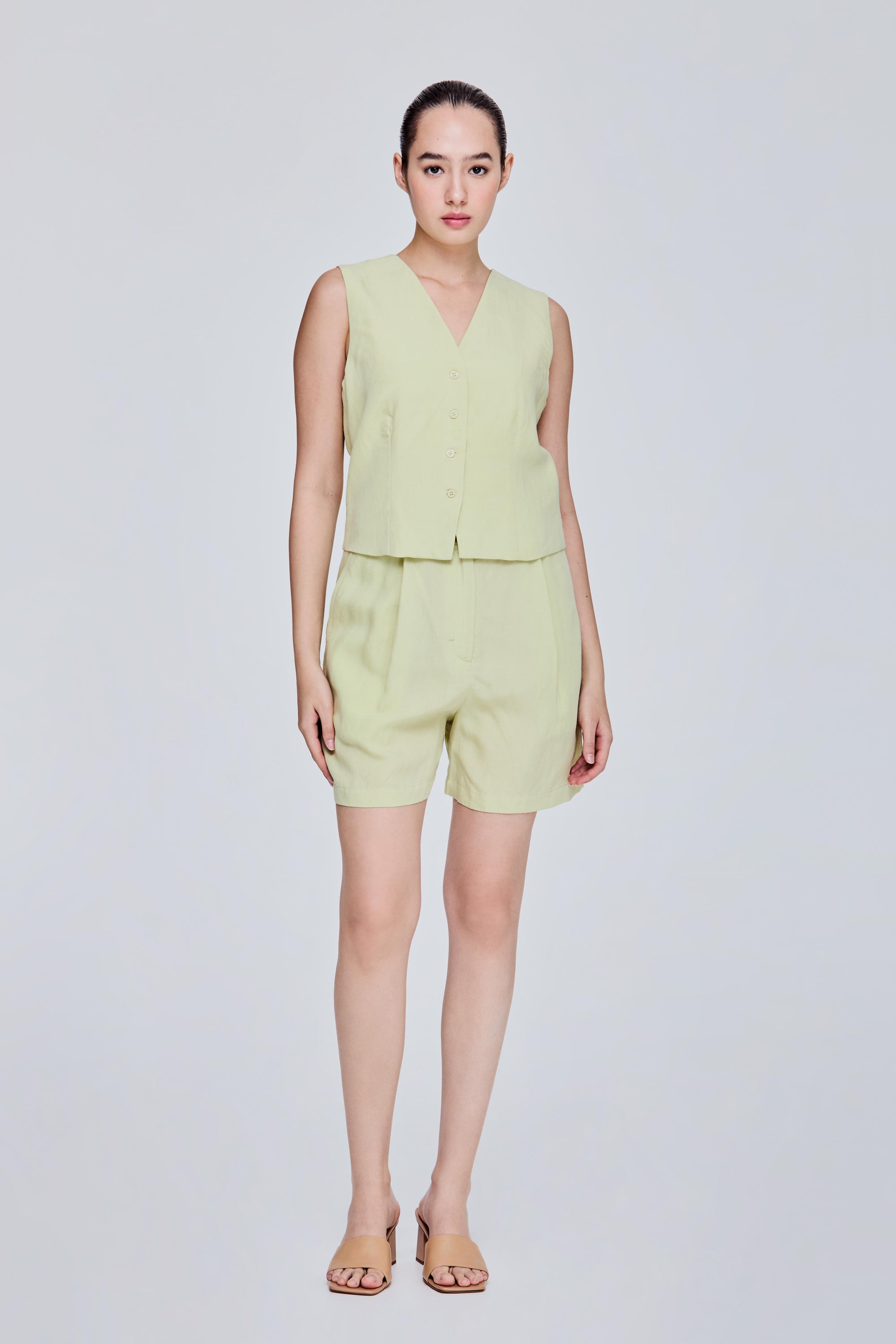 color:APPLE GREEN