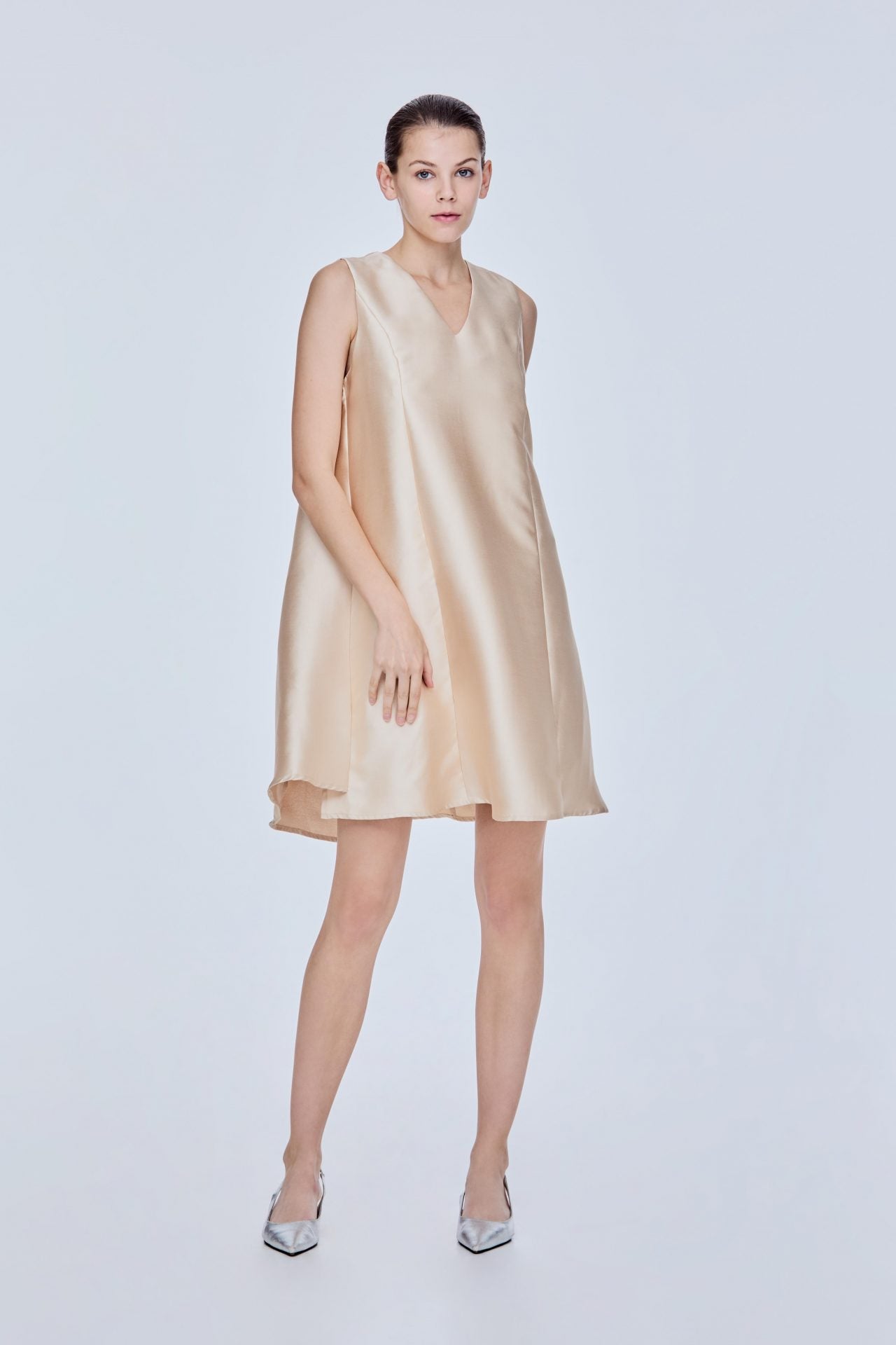 color:CHAMPAGNE