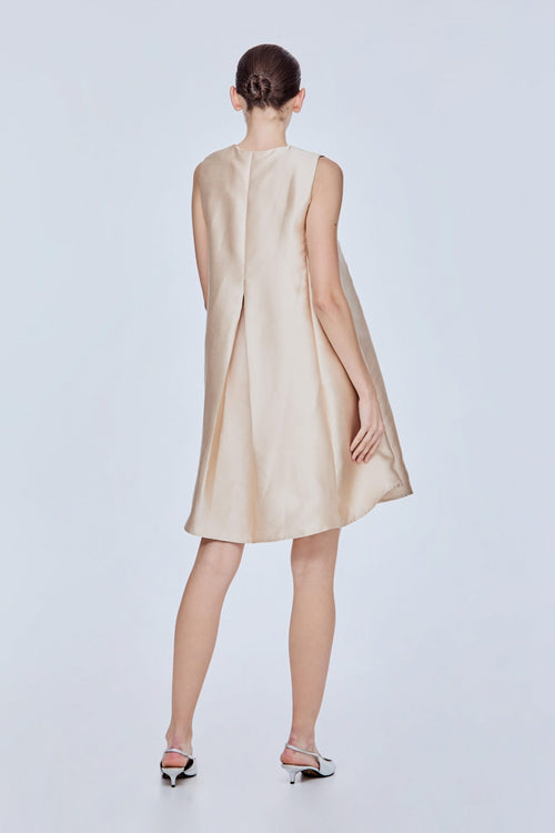 color:CHAMPAGNE