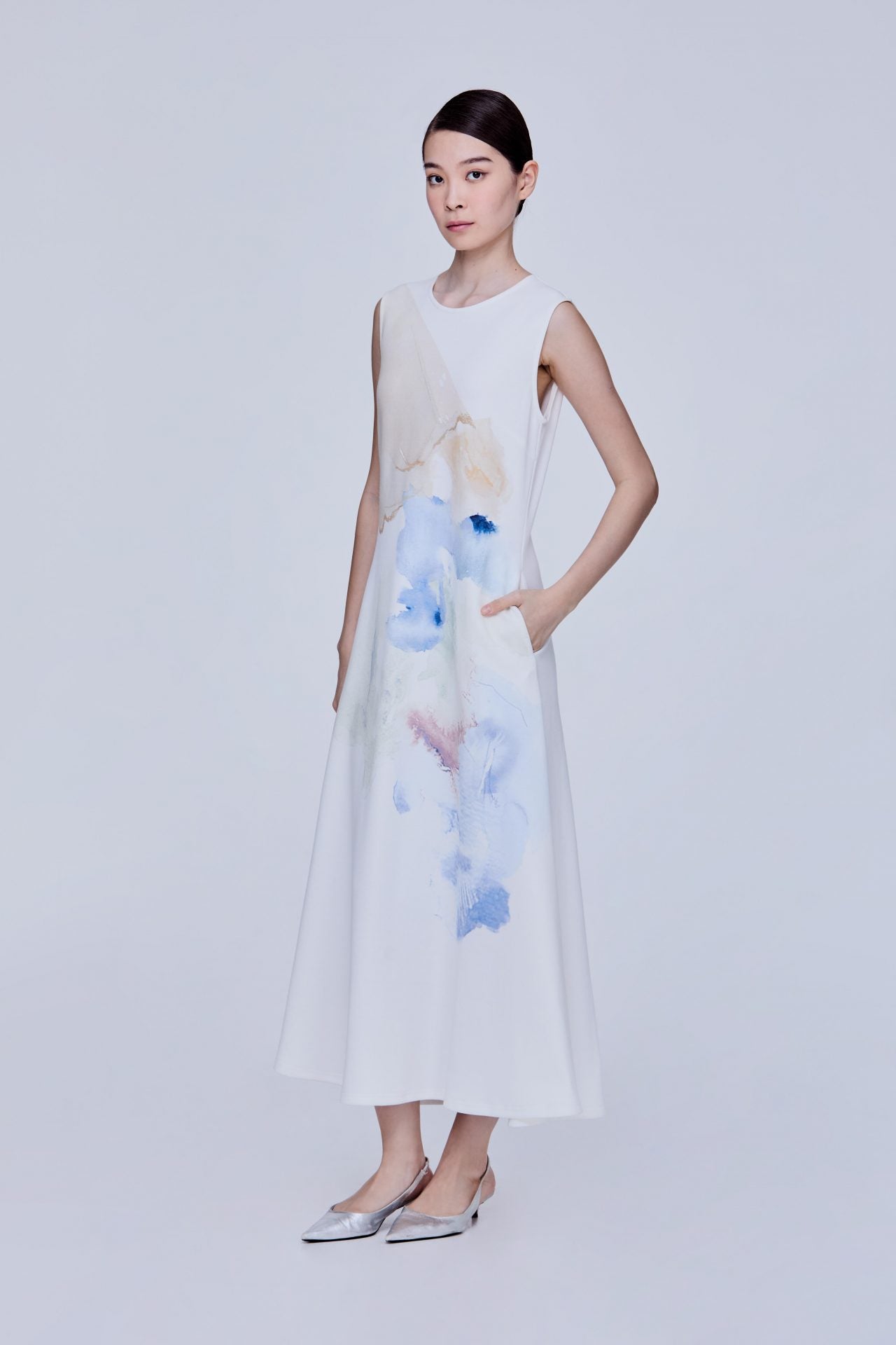 color:IVORY