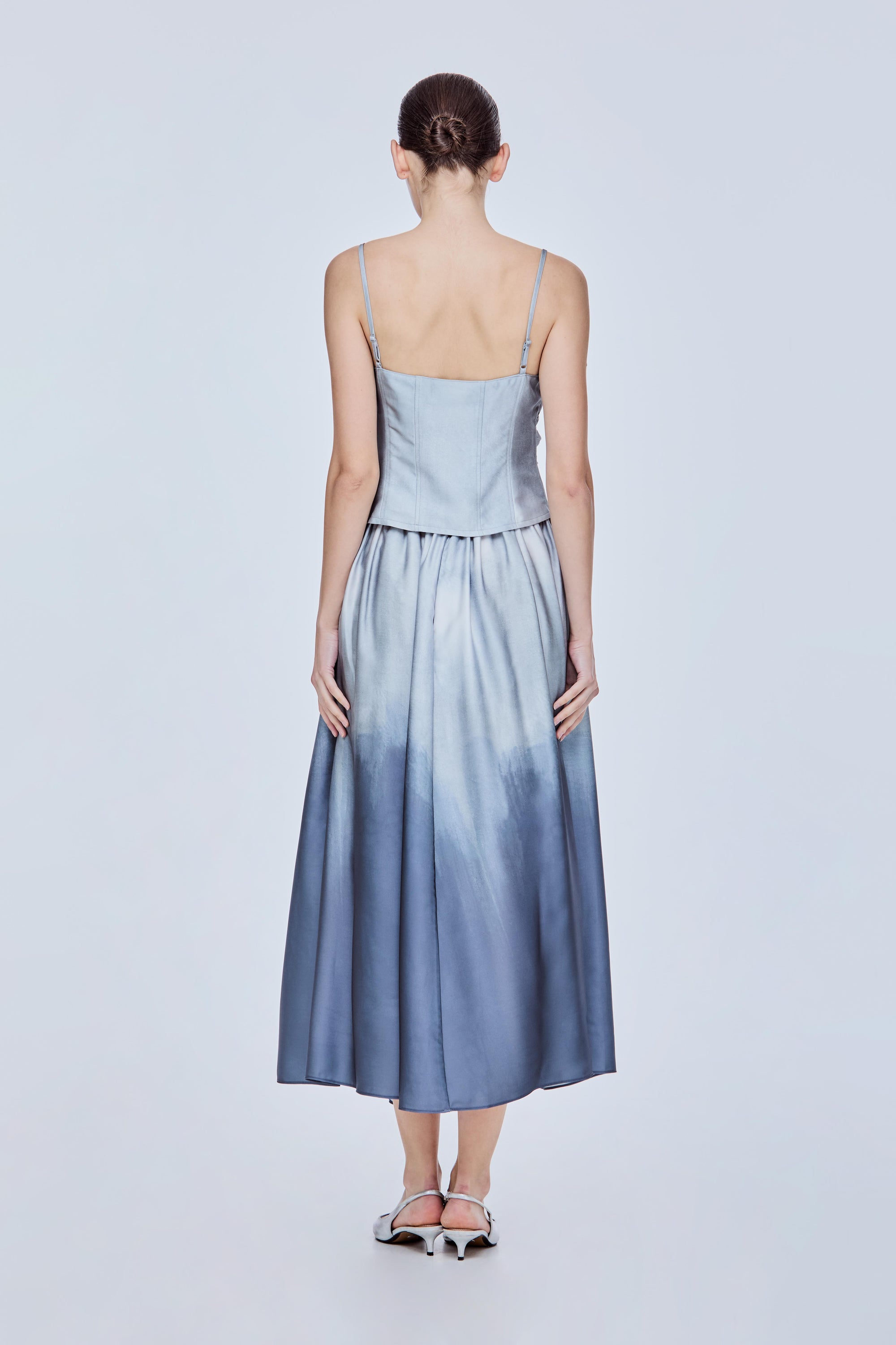 color:GREY