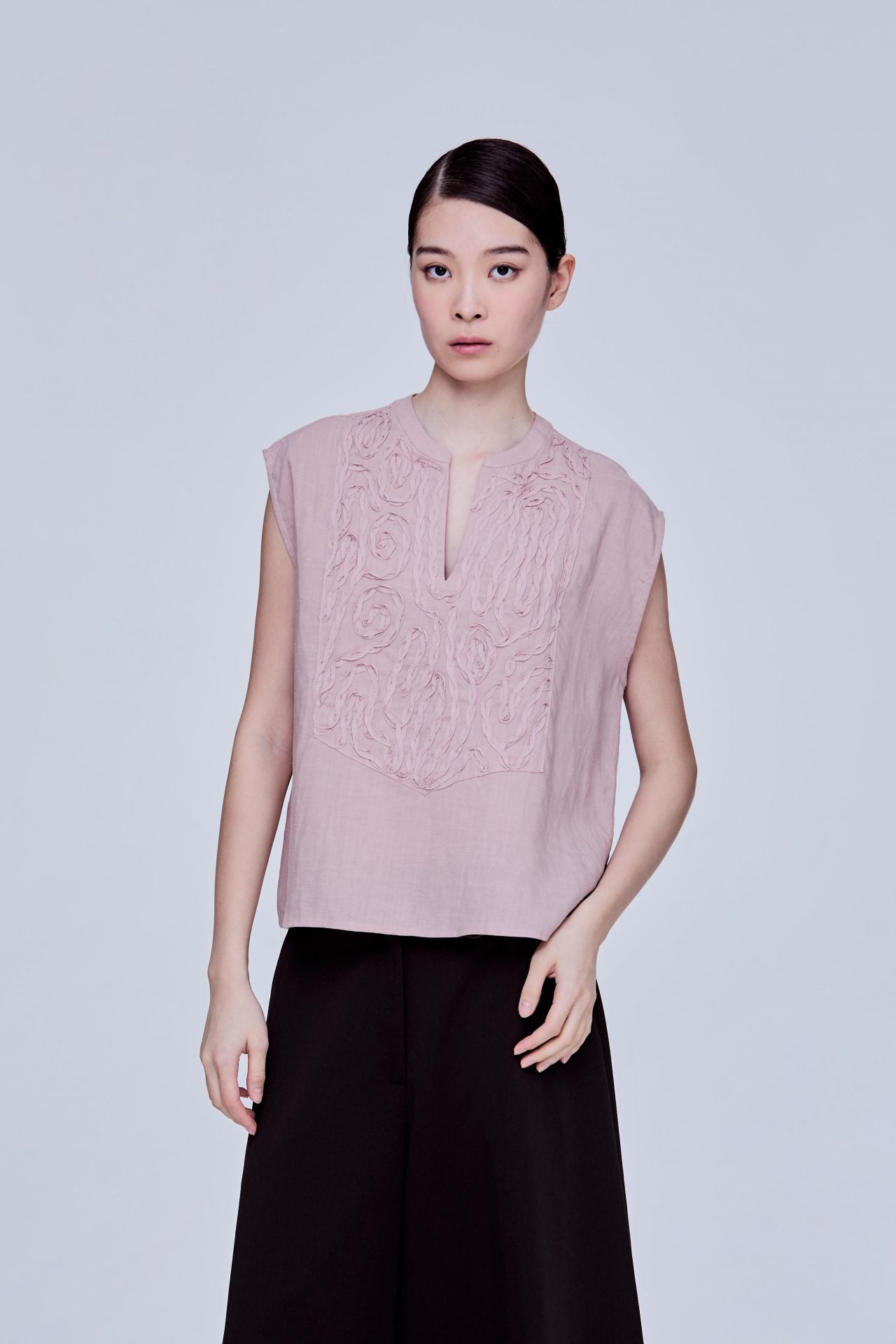 color:BLUSH