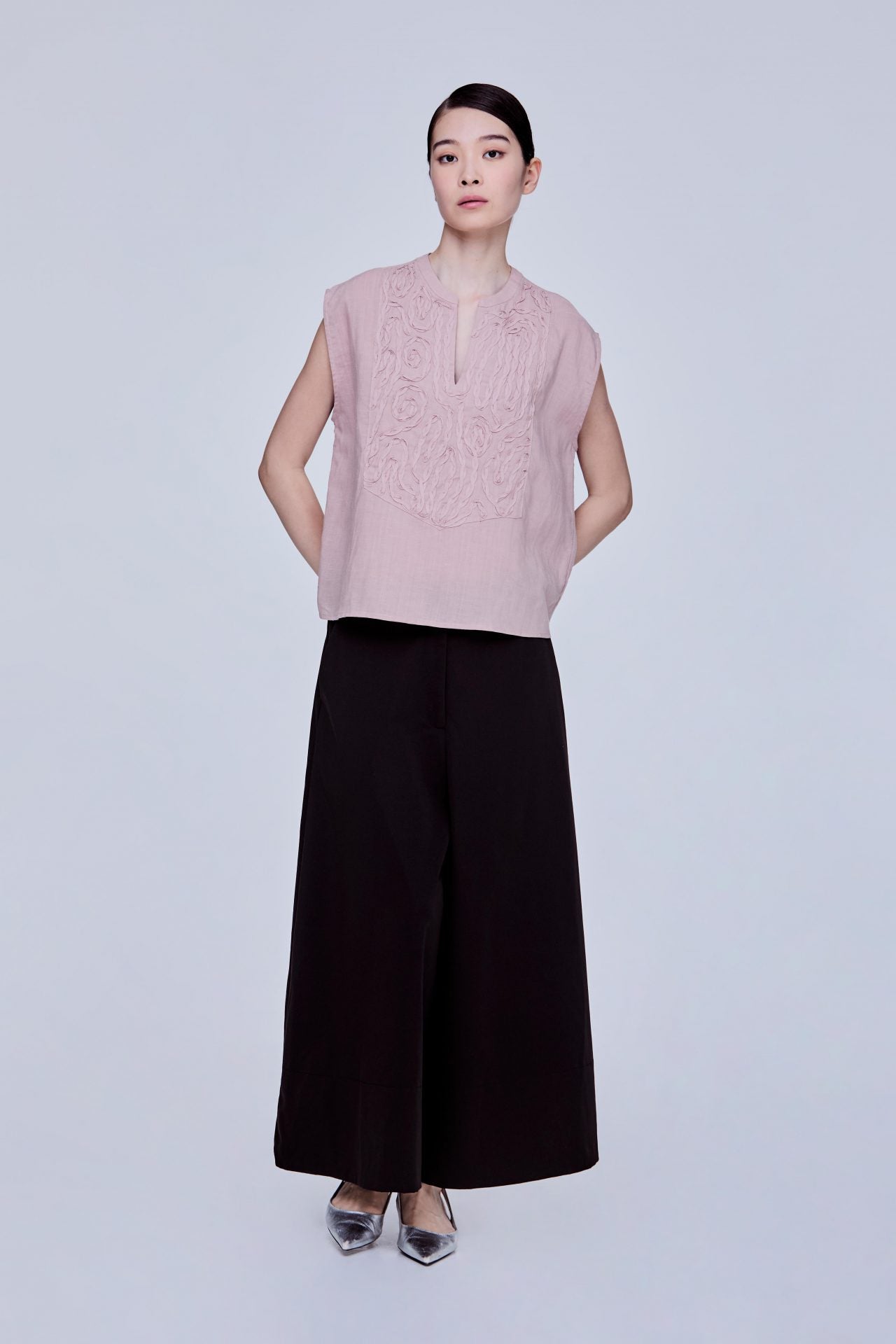 color:BLUSH