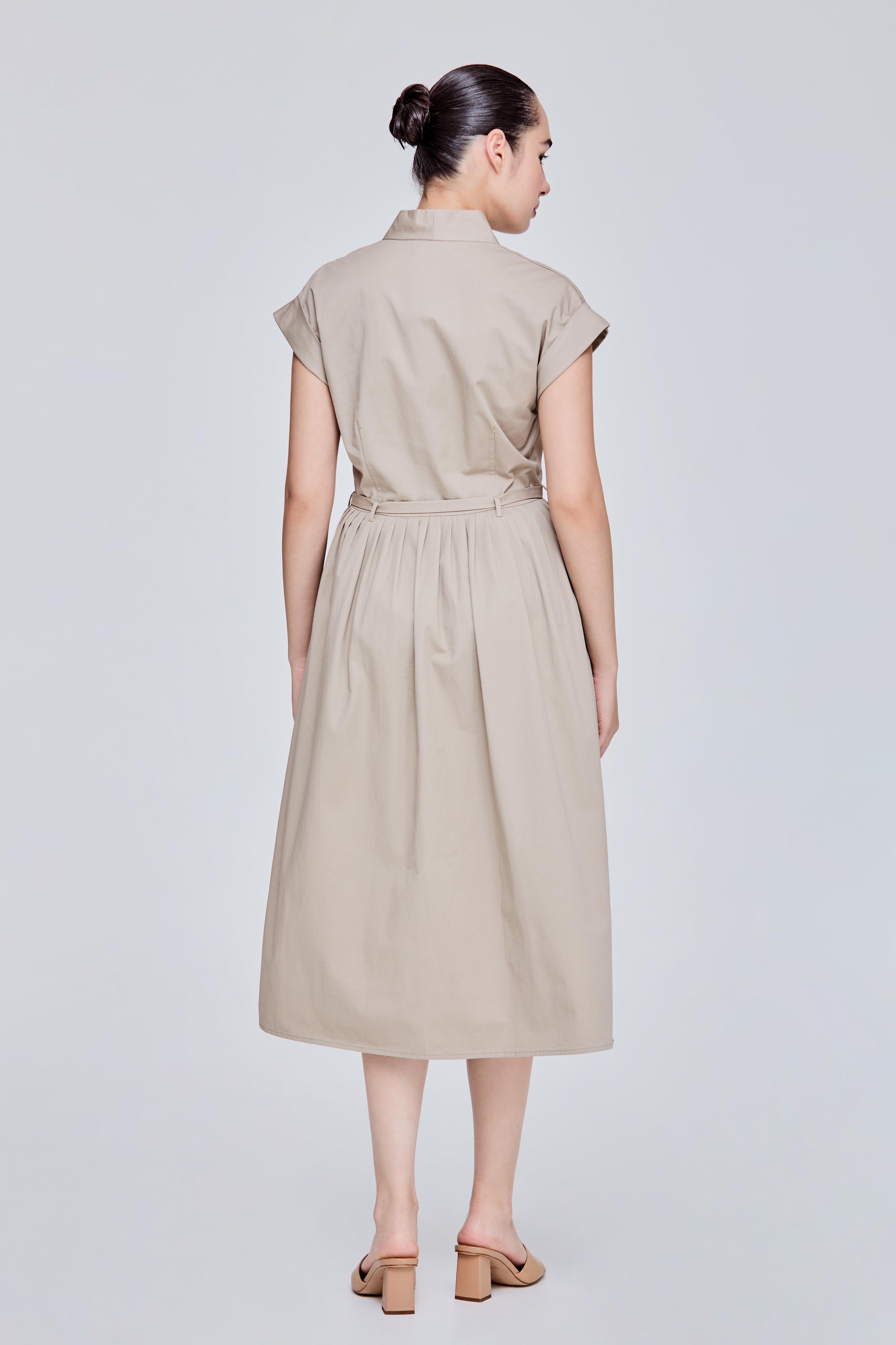 color:TAUPE