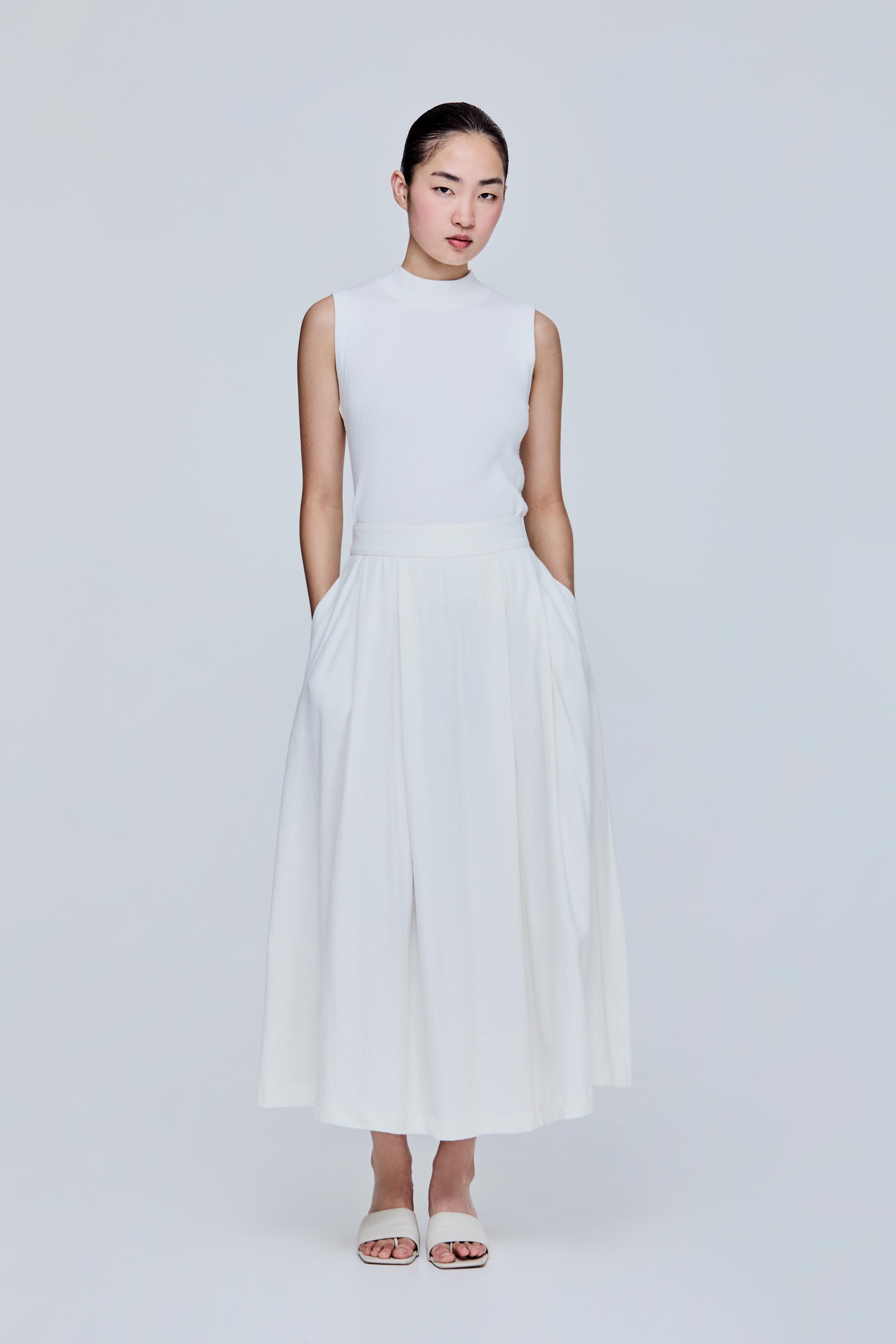 Pleated Flare Zipper Skirt