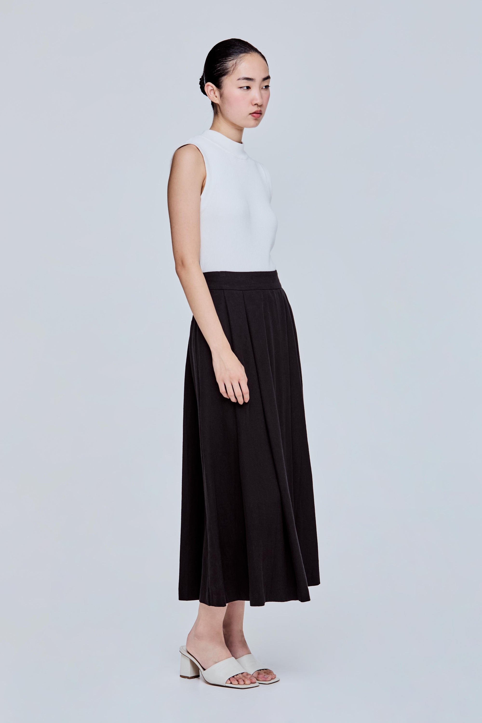 Pleated Flare Zipper Skirt