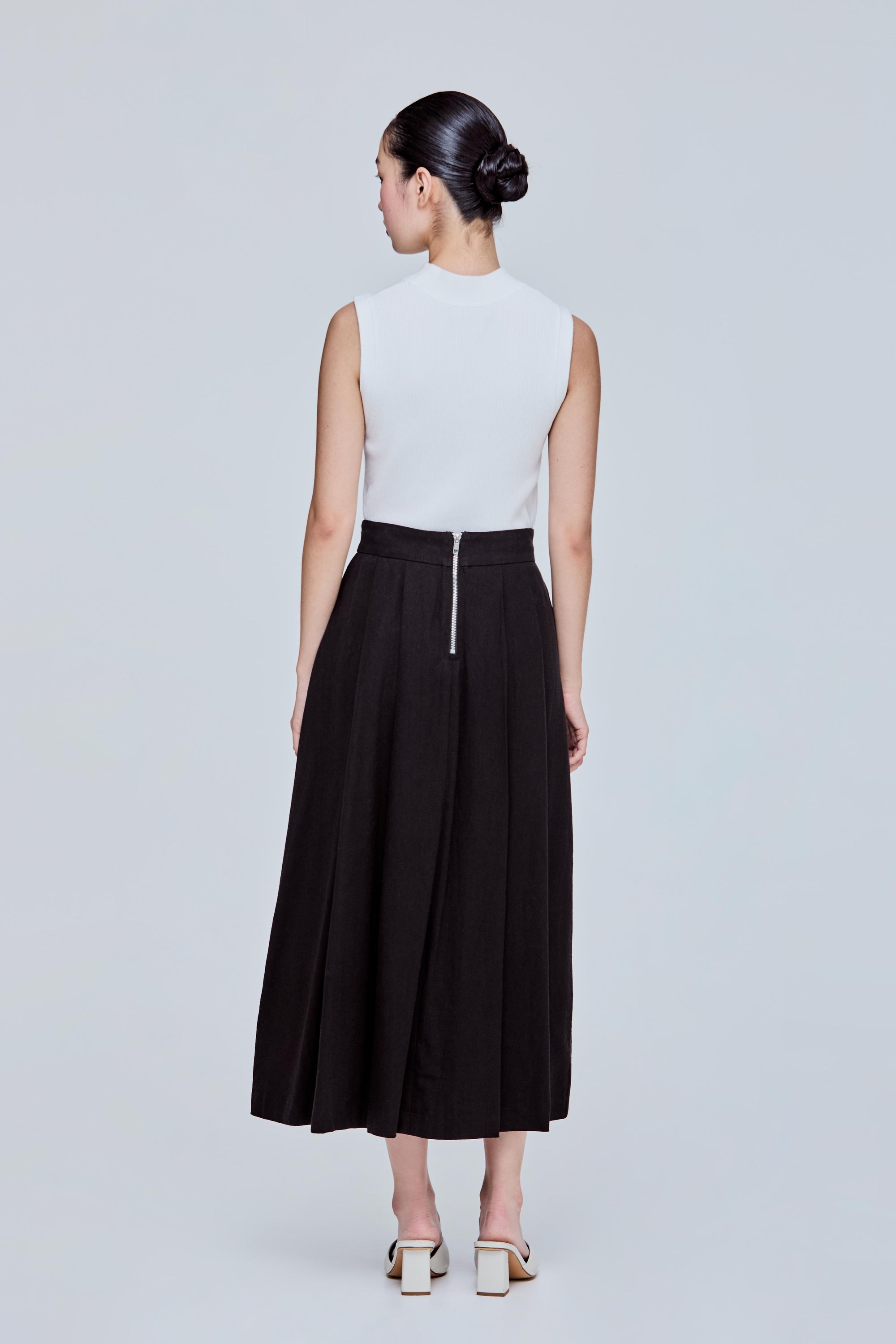 Pleated Flare Zipper Skirt