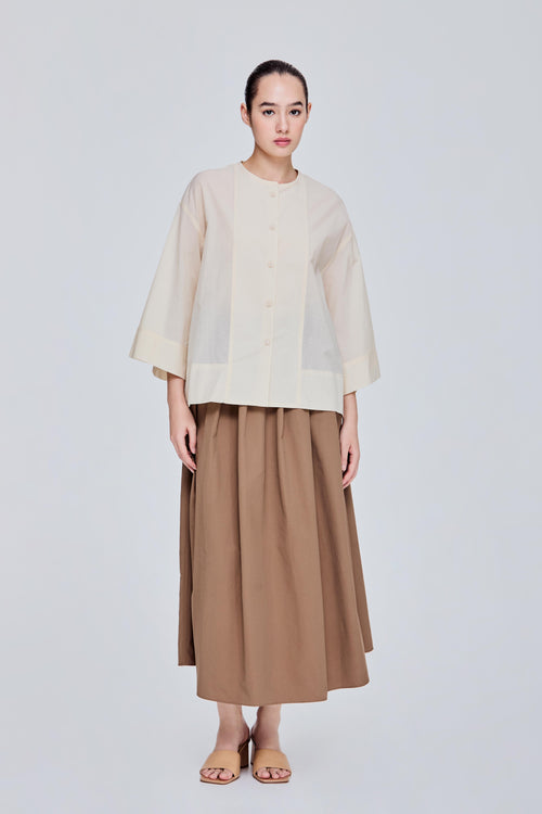 color:BEIGE