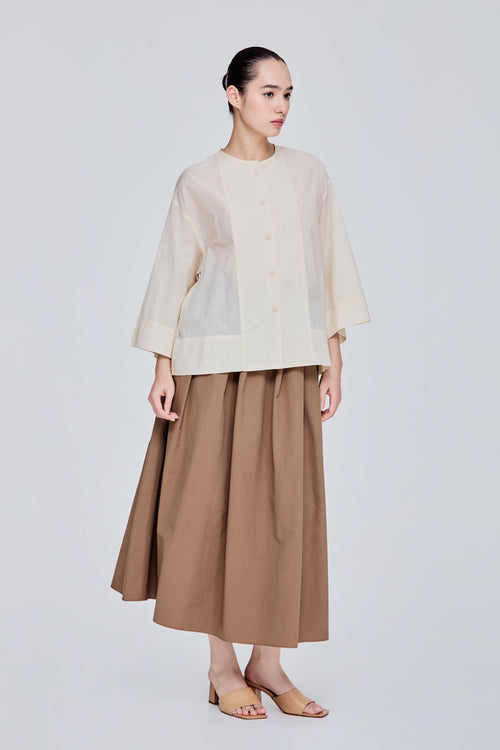 color:BEIGE