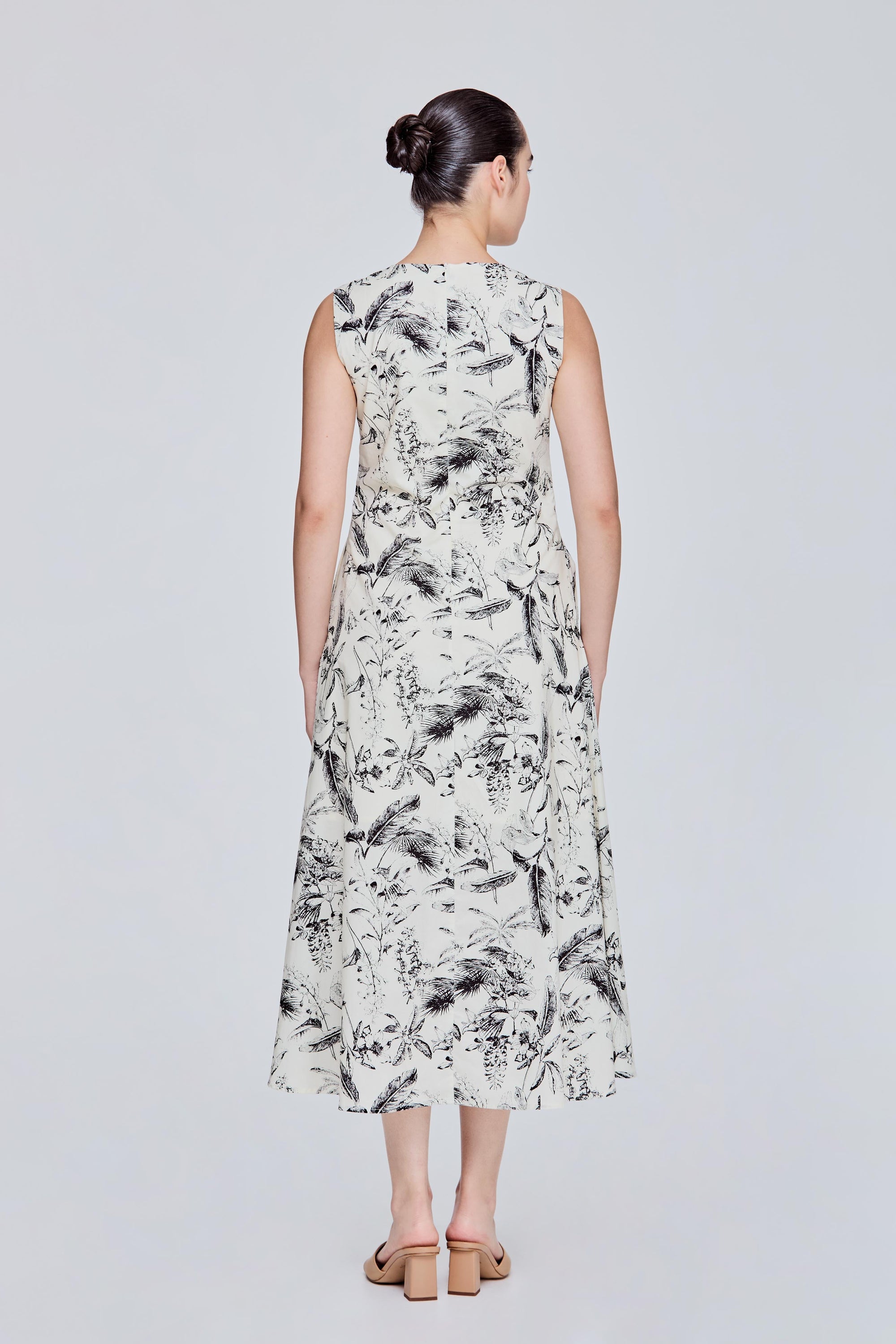 color:BLACK FLORAL