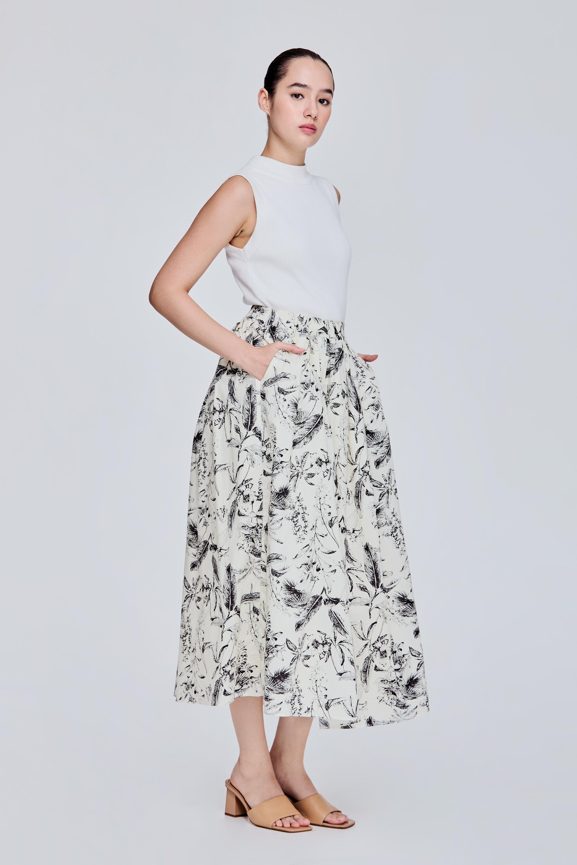 color:BLACK FLORAL
