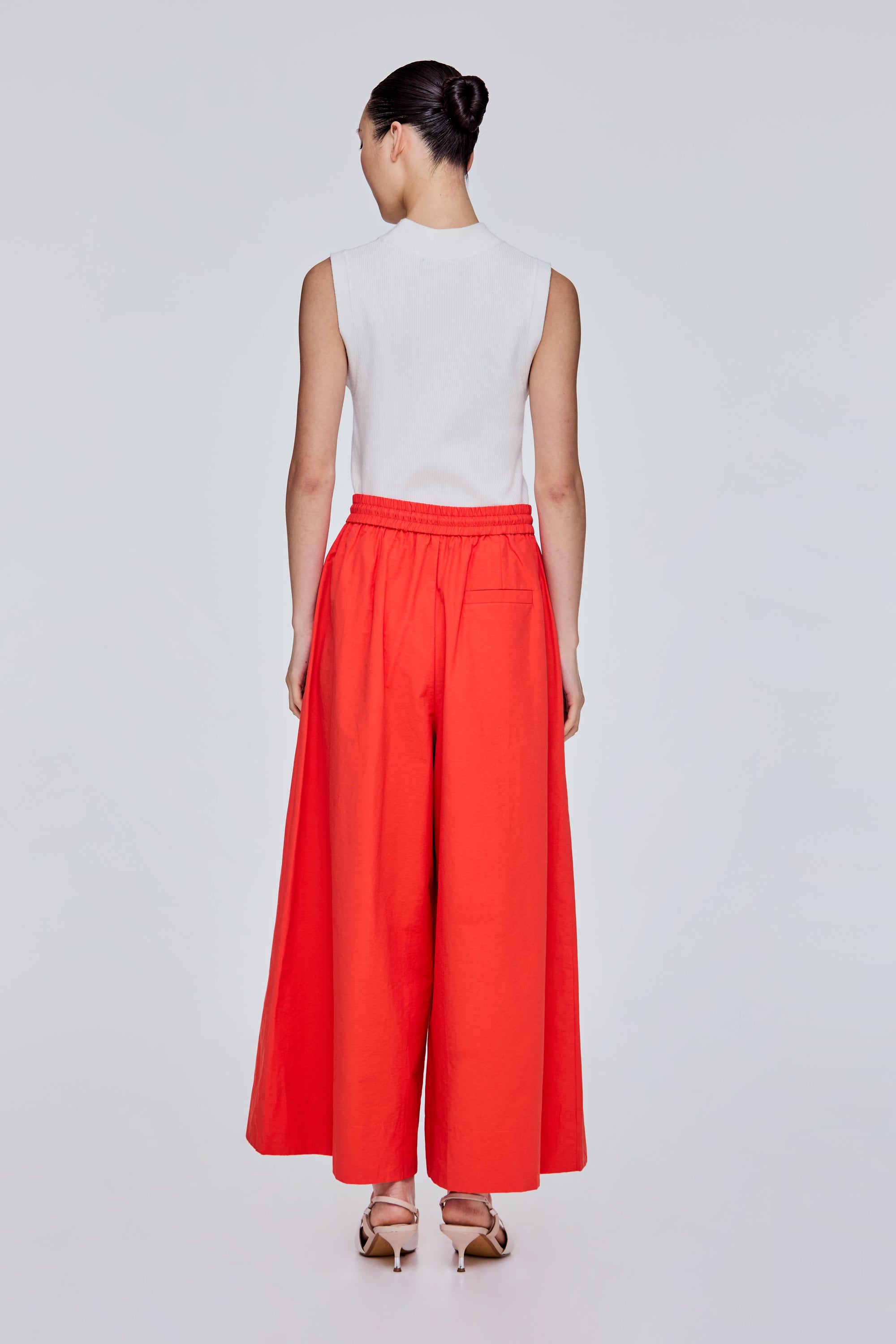 color:ORANGE