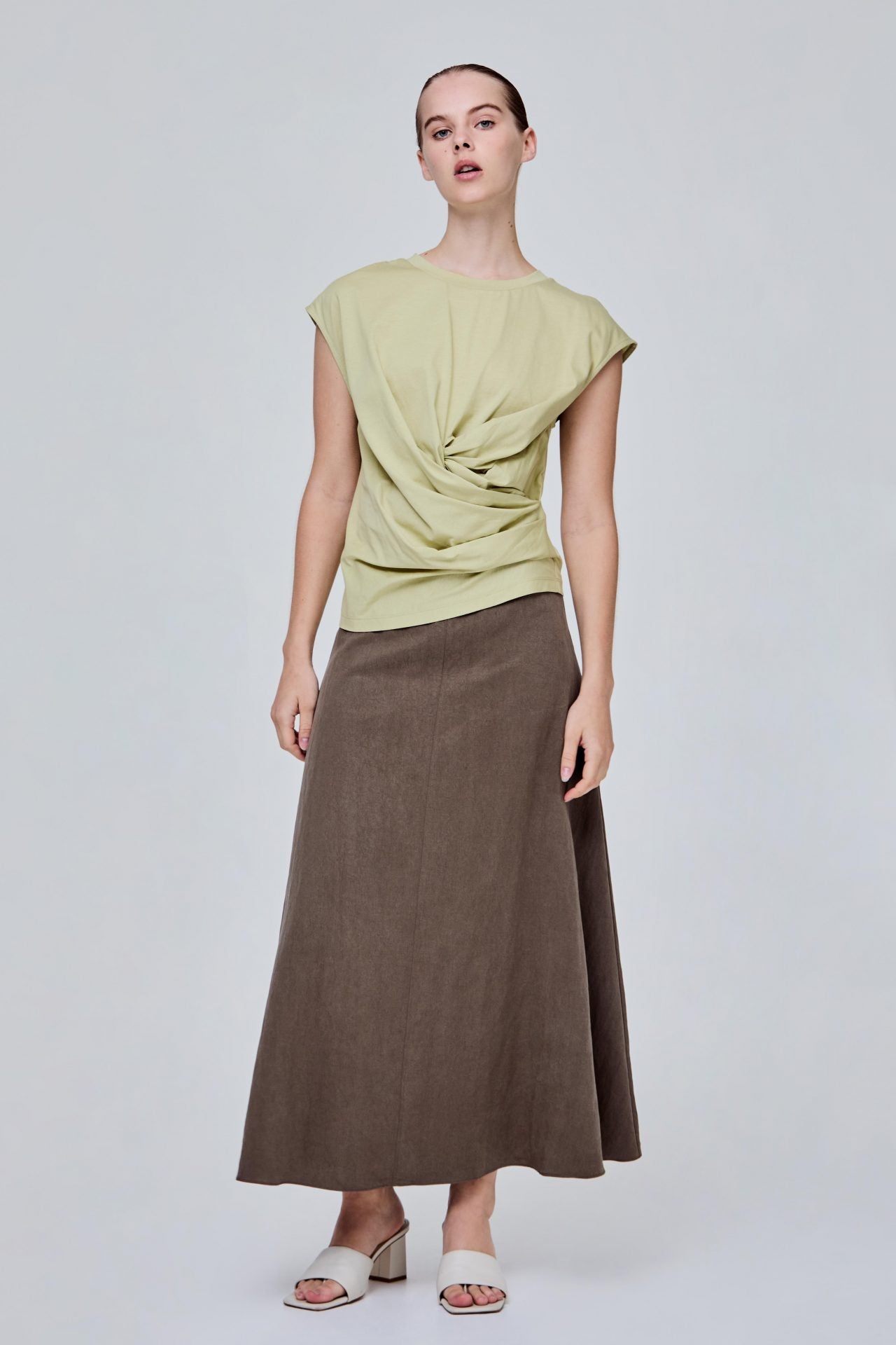 color:TEA GREEN